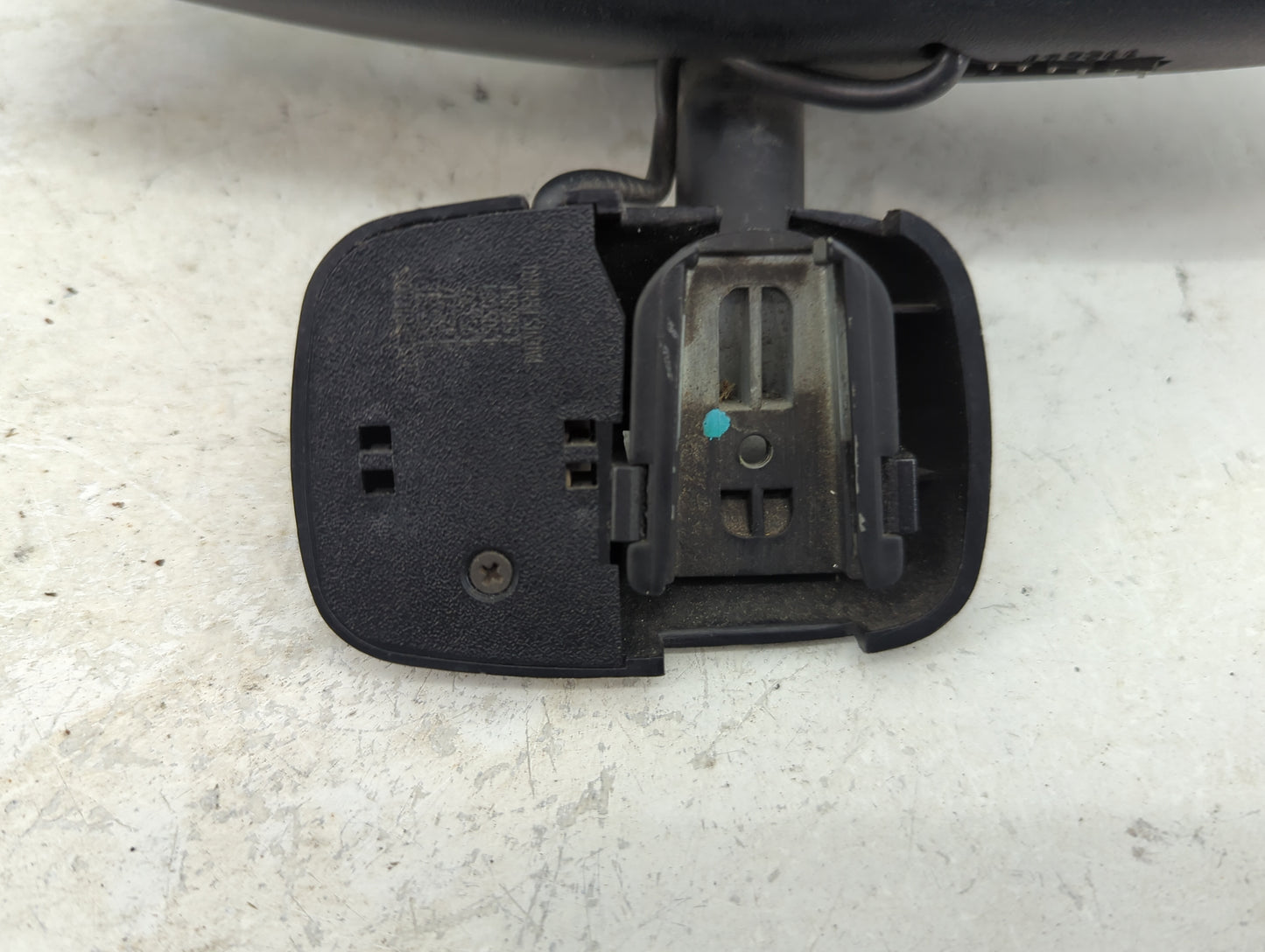 1996 Gmc Yukon Interior Rear View Mirror Replacement OEM P/N:E13013511 Fits OEM Used Auto Parts - Oemusedautoparts1.com