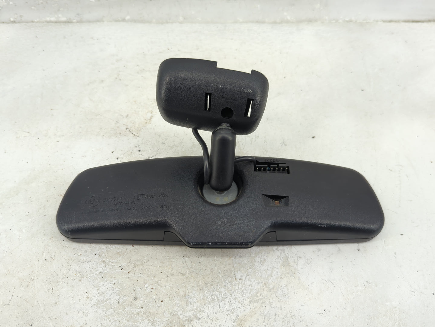 1996 Gmc Yukon Interior Rear View Mirror Replacement OEM P/N:E13013511 Fits OEM Used Auto Parts - Oemusedautoparts1.com