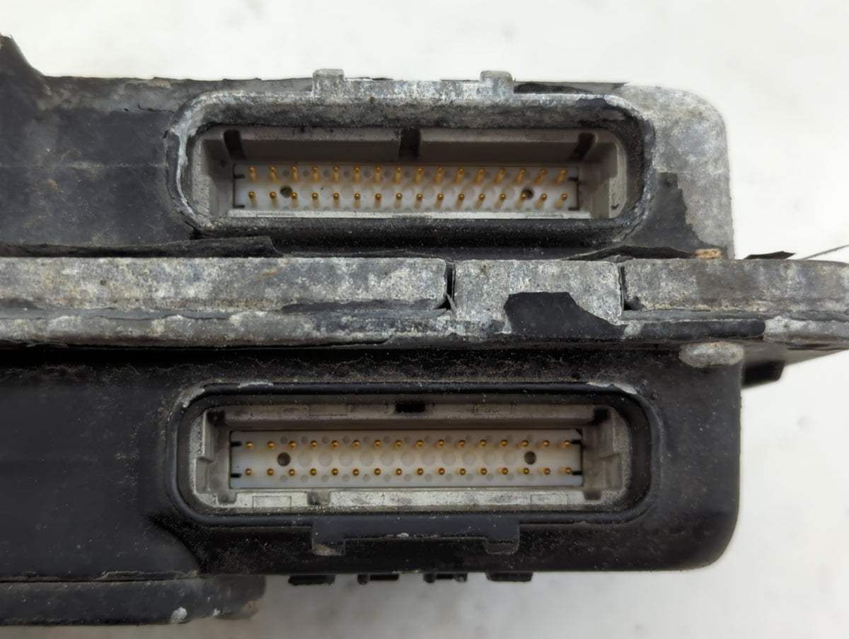 1996 Gmc Yukon PCM Engine Control Computer ECU ECM PCU OEM P/N:1737549 Fits OEM Used Auto Parts - Oemusedautoparts1.com