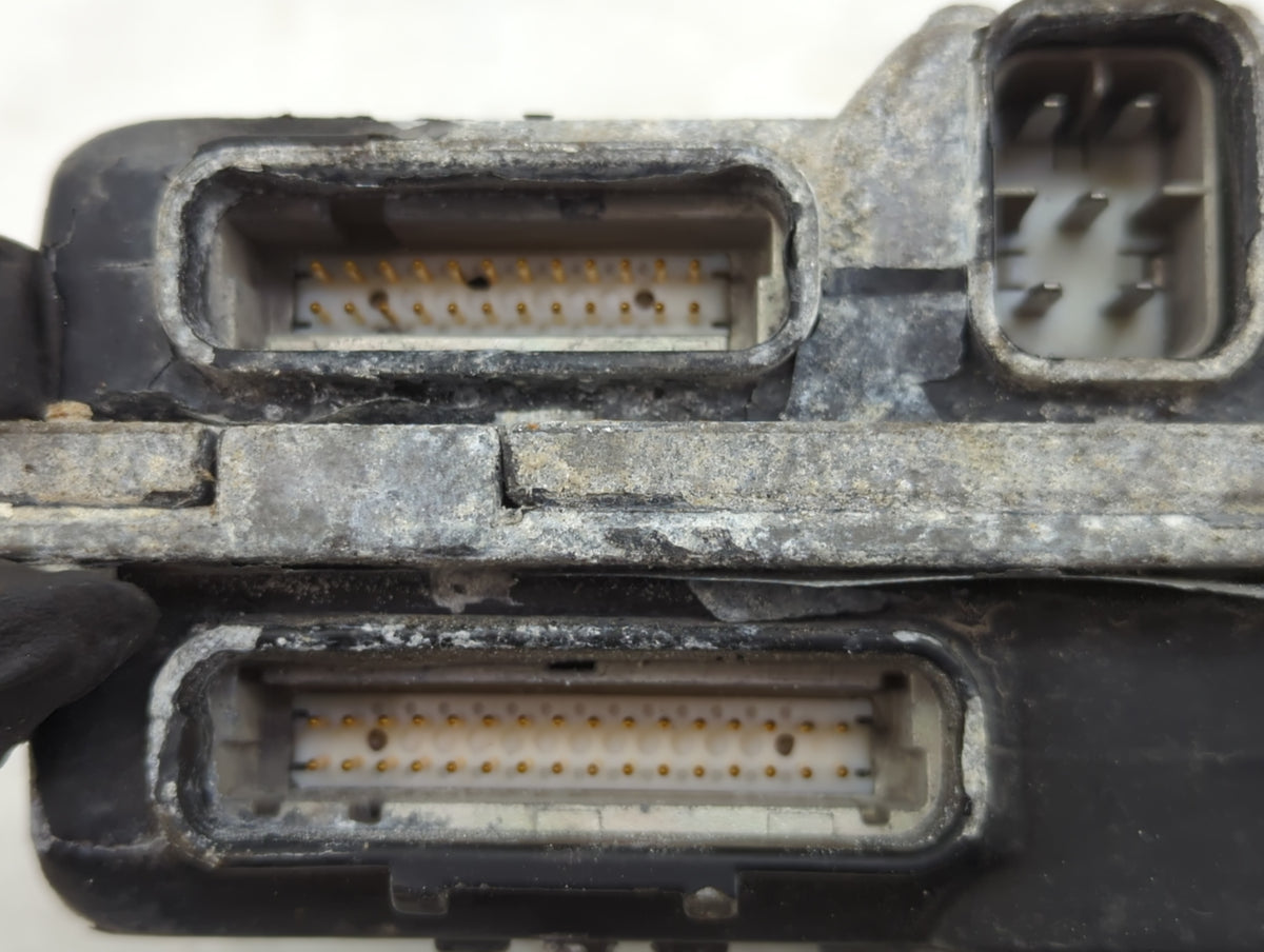 1996 Gmc Yukon PCM Engine Control Computer ECU ECM PCU OEM P/N:1737549 Fits OEM Used Auto Parts - Oemusedautoparts1.com