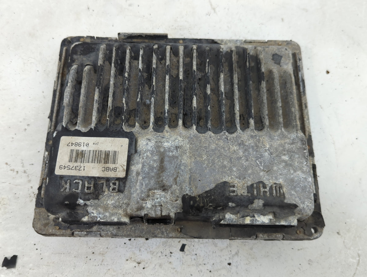 1996 Gmc Yukon PCM Engine Control Computer ECU ECM PCU OEM P/N:1737549 Fits OEM Used Auto Parts - Oemusedautoparts1.com