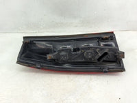 1992-2000 Gmc Yukon Tail Light Assembly Passenger Right OEM Fits Fits 1992 1993 1994 1995 1996 1997 1998 1999 2000 OEM Used 