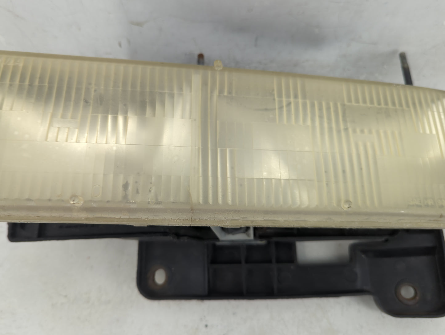 1992-1999 Gmc Yukon Driver Left Oem Head Light Headlight Lamp - Oemusedautoparts1.com