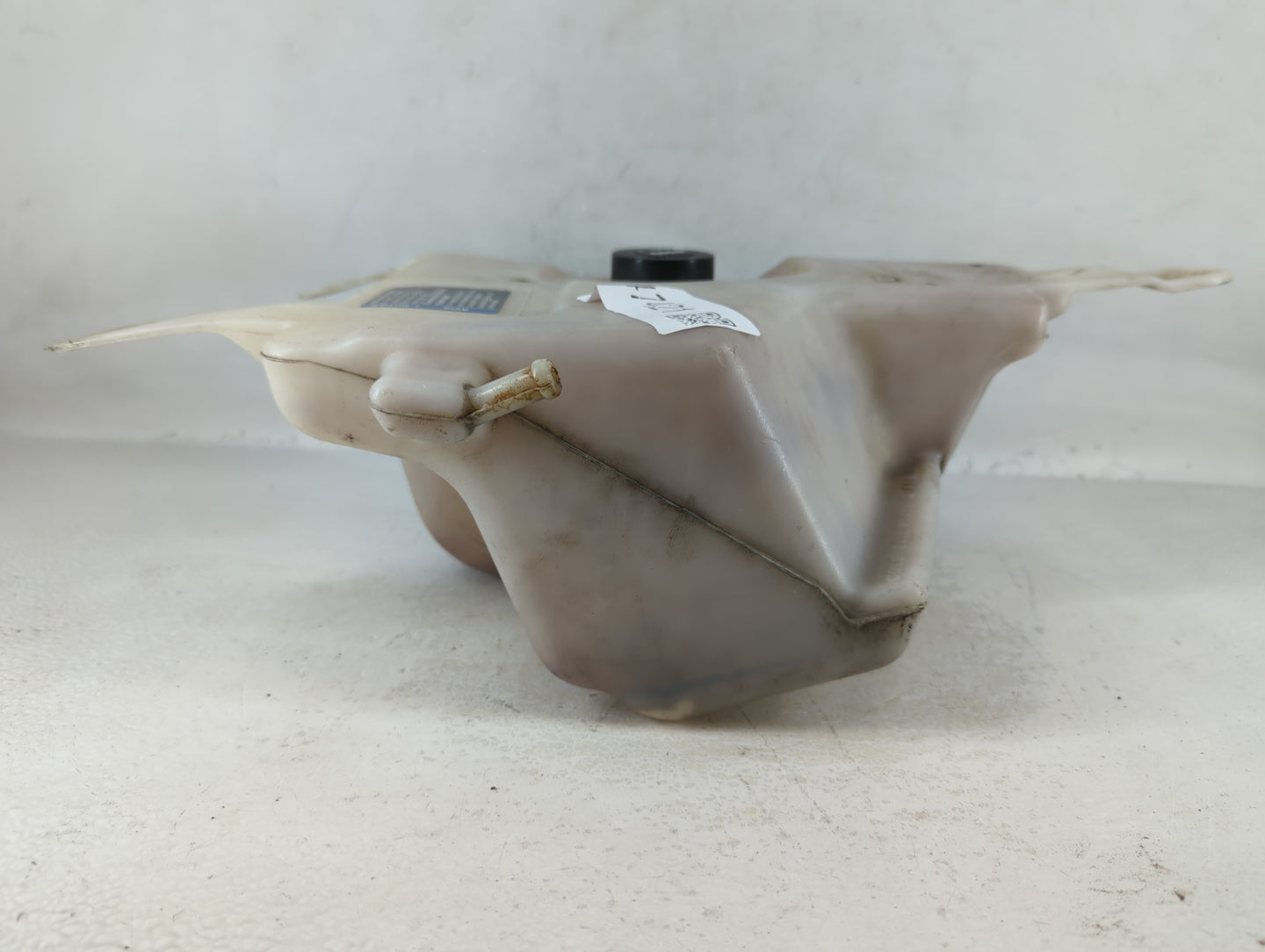 Gmc Yukon Xl 2500 Radiator Coolant Overflow Expansion Tank Bottle - Oemusedautoparts1.com