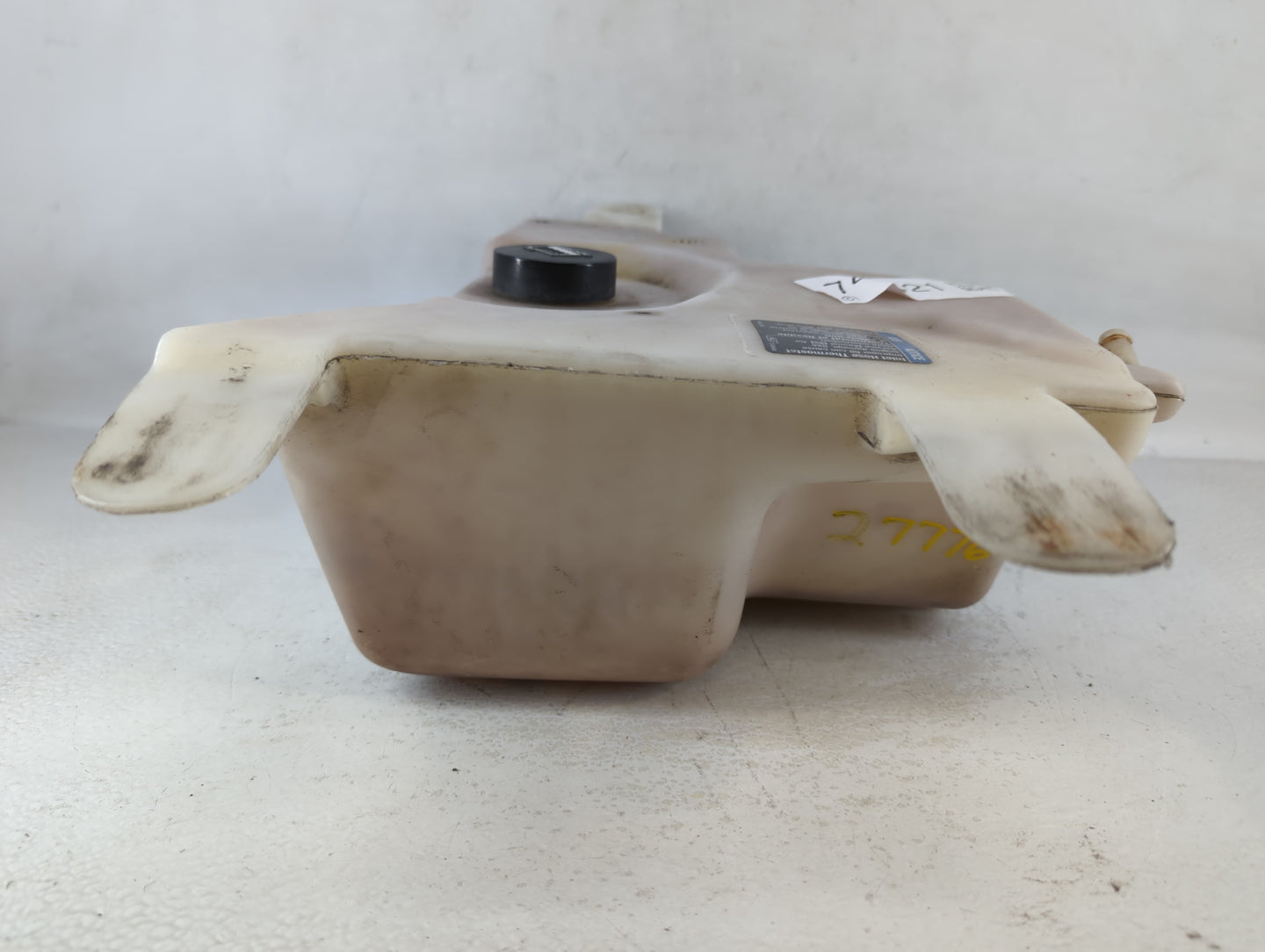Gmc Yukon Xl 2500 Radiator Coolant Overflow Expansion Tank Bottle - Oemusedautoparts1.com