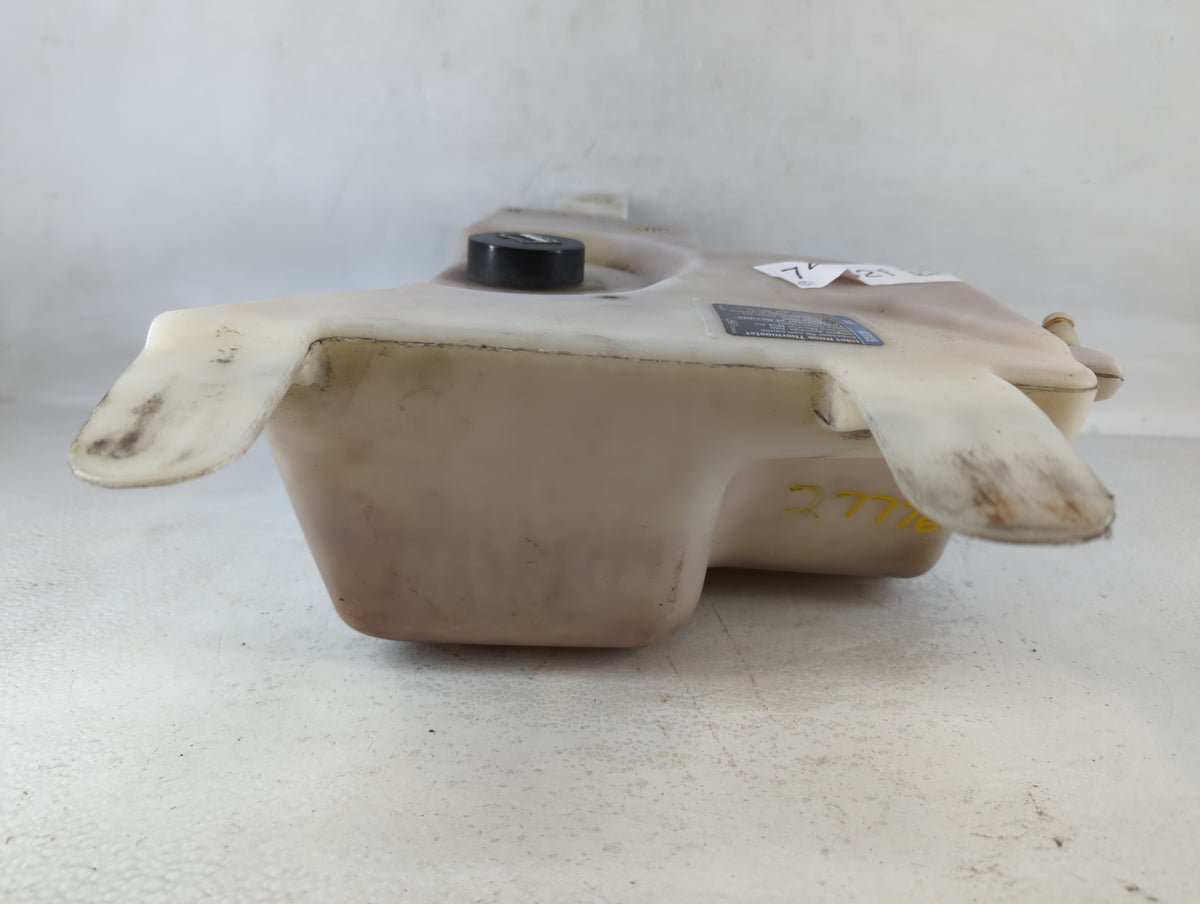 Gmc Yukon Xl 2500 Radiator Coolant Overflow Expansion Tank Bottle - Oemusedautoparts1.com
