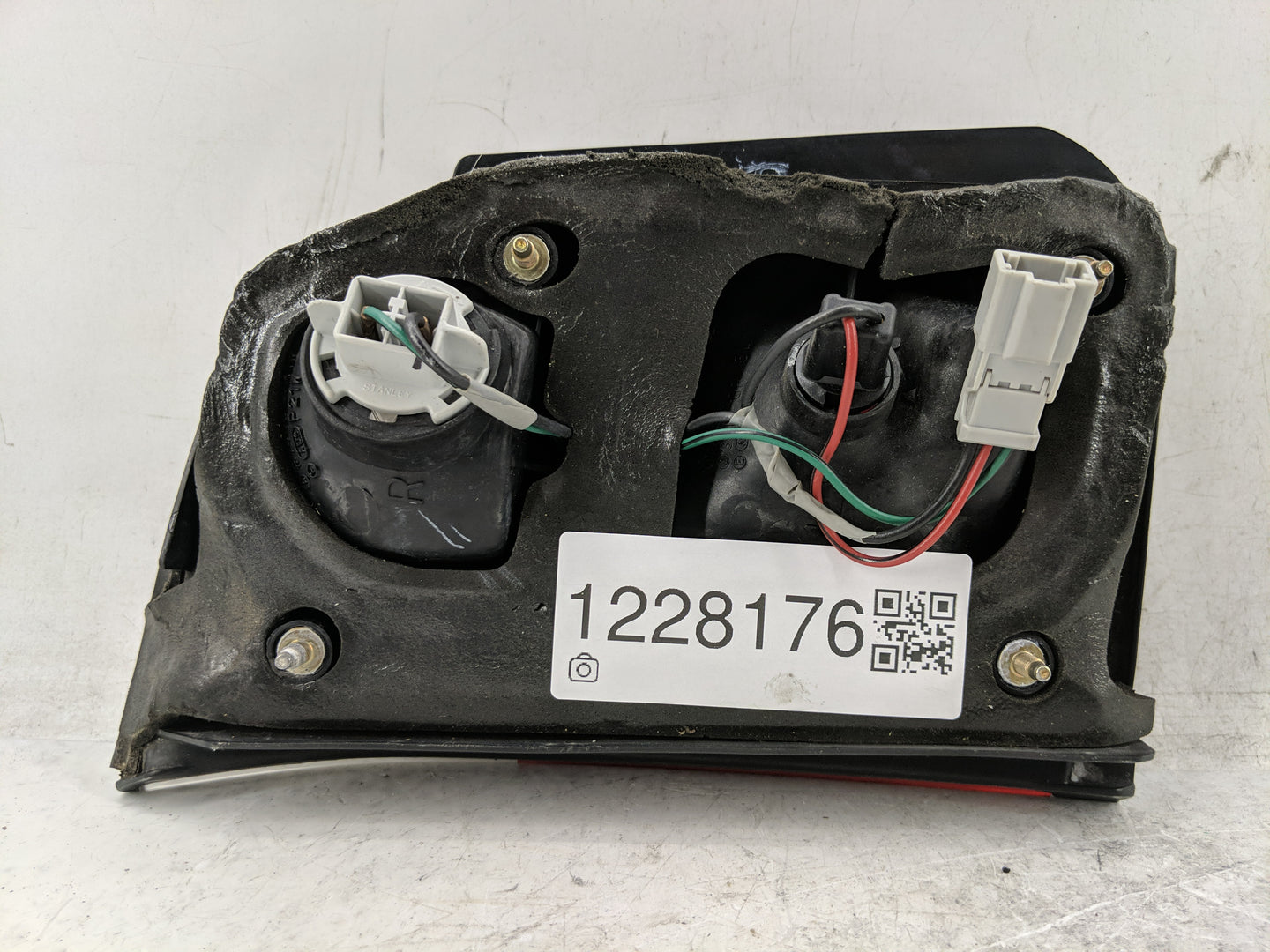 1996-1997 Honda Accord Tail Light Assembly Passenger Right OEM Fits Fits 1996 1997 OEM Used Auto Parts - Oemusedautoparts1.c