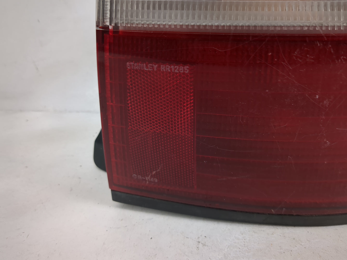 1996-1997 Honda Accord Tail Light Assembly Passenger Right OEM P/N:043-1285 STANLEY RR1285 Fits Fits 1996 1997 OEM Used Auto