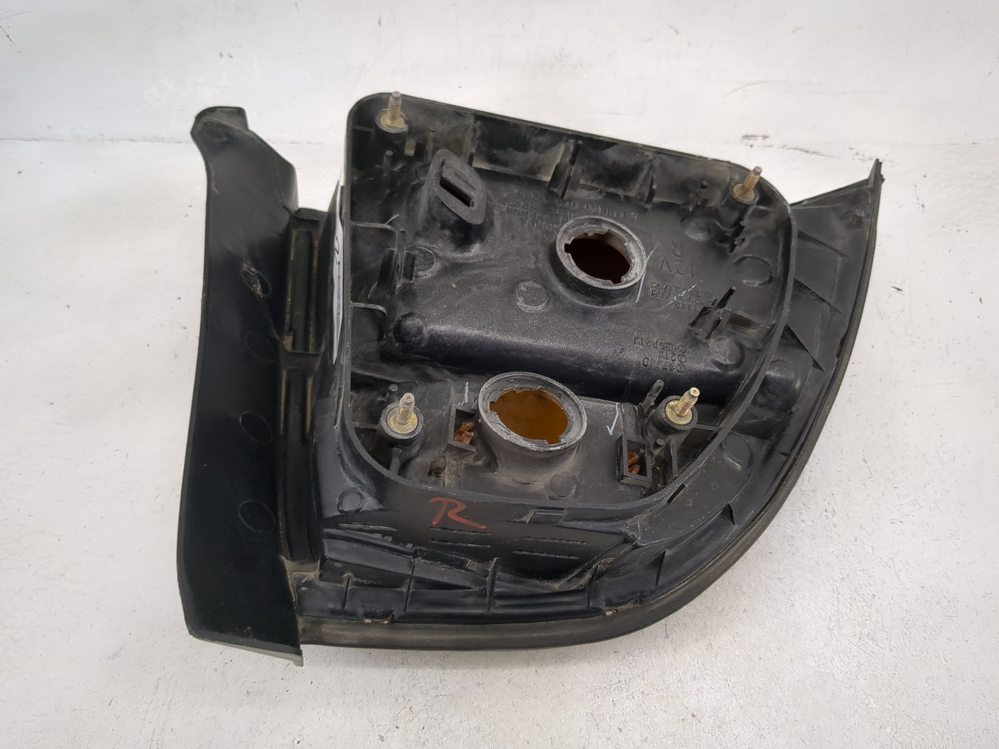 1996-1997 Honda Accord Tail Light Assembly Passenger Right OEM P/N:043-1285 STANLEY RR1285 Fits Fits 1996 1997 OEM Used Auto