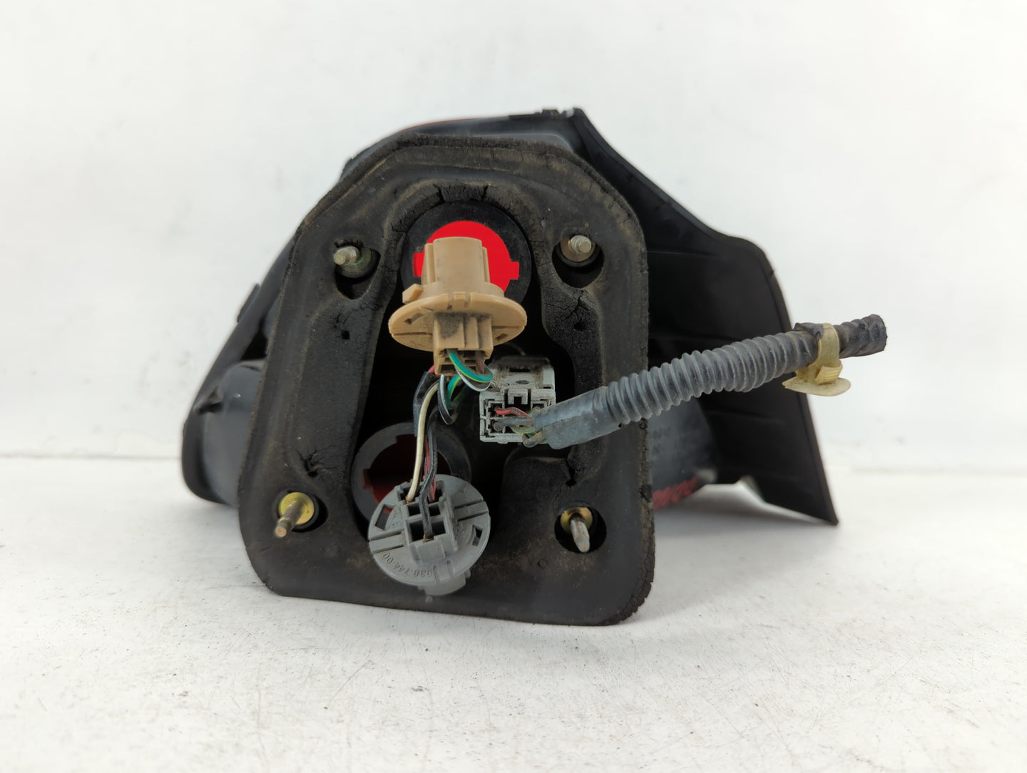 1996-1997 Honda Accord Tail Light Assembly Passenger Right OEM P/N:938 864 Fits Fits 1996 1997 OEM Used Auto Parts - Oemused