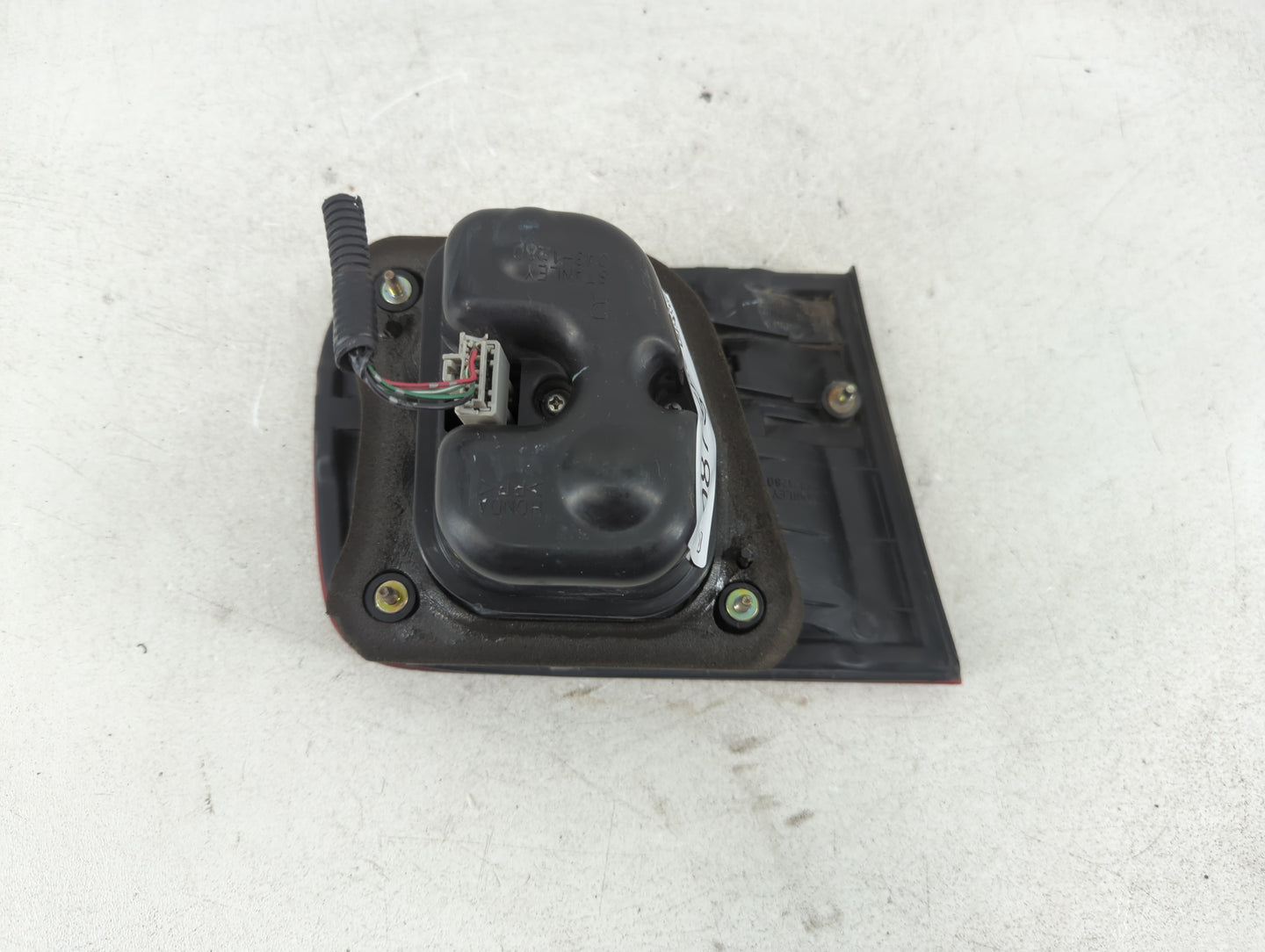 1996-1998 Honda Civic Tail Light Assembly Driver Left OEM P/N:043-1280 Fits Fits 1996 1997 1998 OEM Used Auto Parts - Oemuse