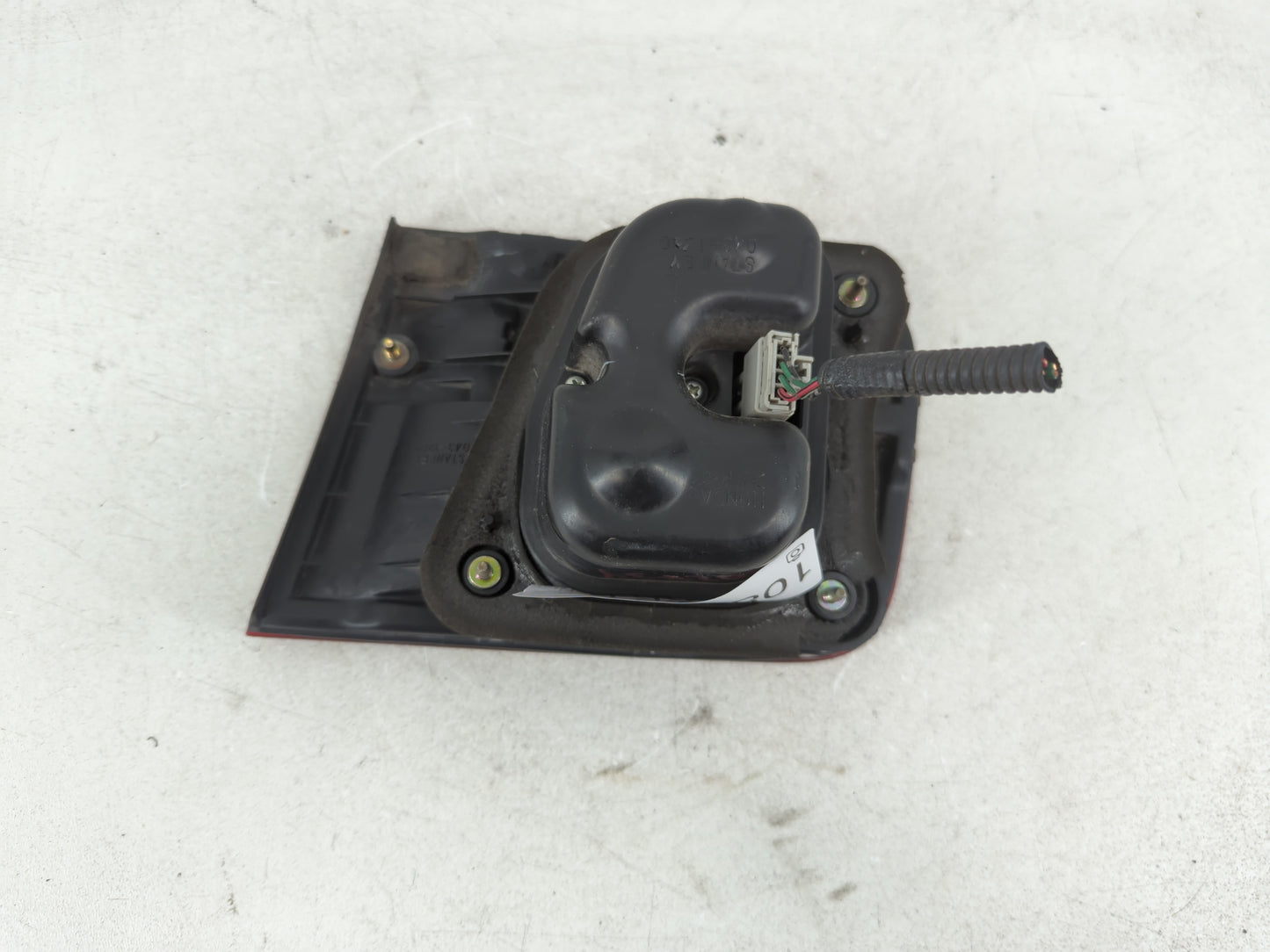 1996-1998 Honda Civic Tail Light Assembly Driver Left OEM P/N:043-1280 Fits Fits 1996 1997 1998 OEM Used Auto Parts - Oemuse