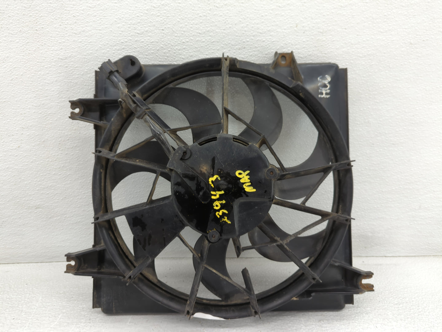 1995-1999 Hyundai Accent Electric Radiator Cooling Fan Motor Assembly P/N:3569631 Fits Fits 1995 1996 1997 1998 1999 OEM Use