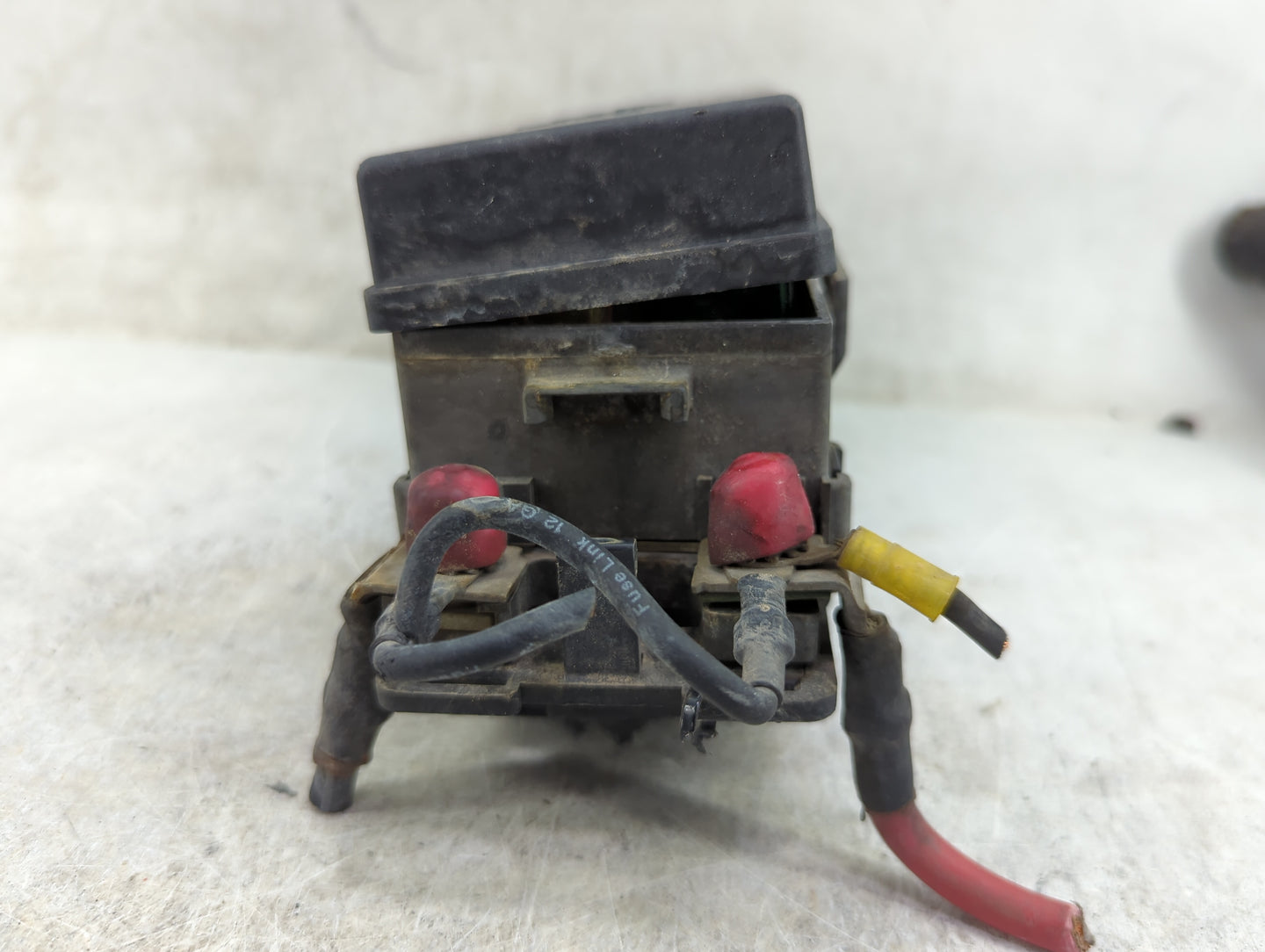 1996 Jeep Cherokee Fusebox Fuse Box Panel Relay Module P/N:56008894 Fits OEM Used Auto Parts - Oemusedautoparts1.com