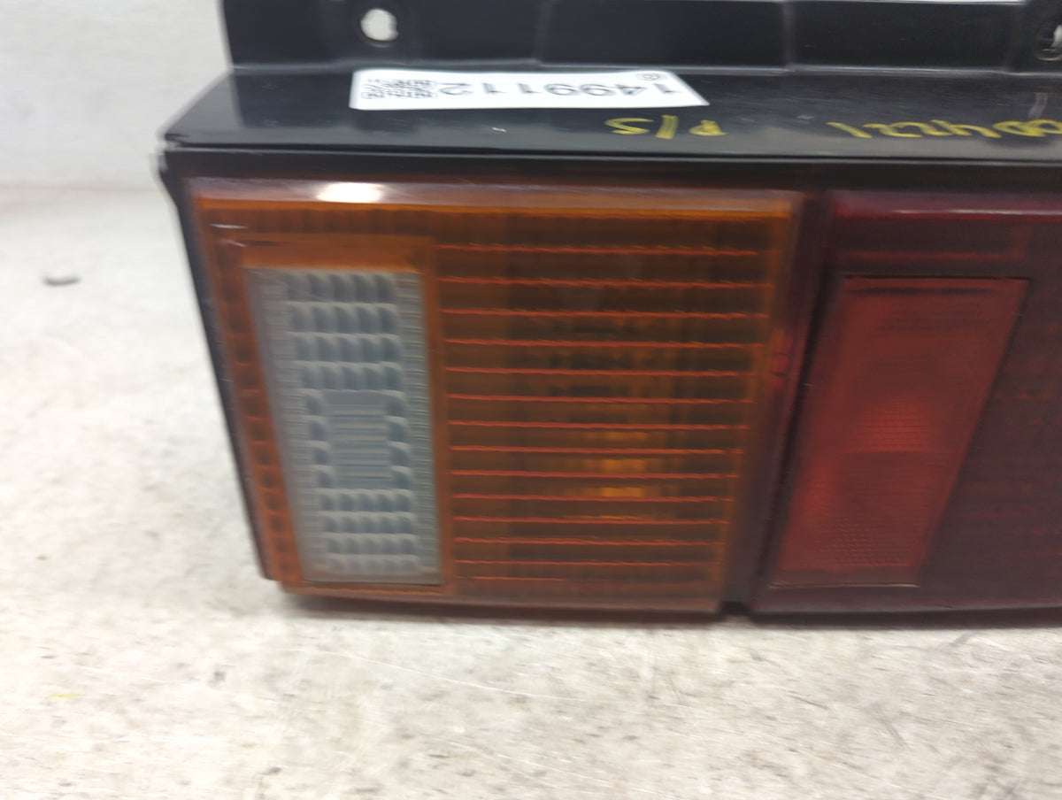 1996 Jeep Cherokee Tail Light Assembly Passenger Right OEM P/N:8956000120 3576 Fits OEM Used Auto Parts - Oemusedautoparts1.