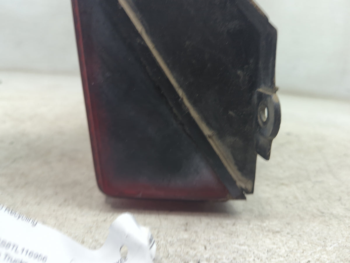 1996 Jeep Cherokee Tail Light Assembly Passenger Right OEM P/N:8956000120 3576 Fits OEM Used Auto Parts - Oemusedautoparts1.