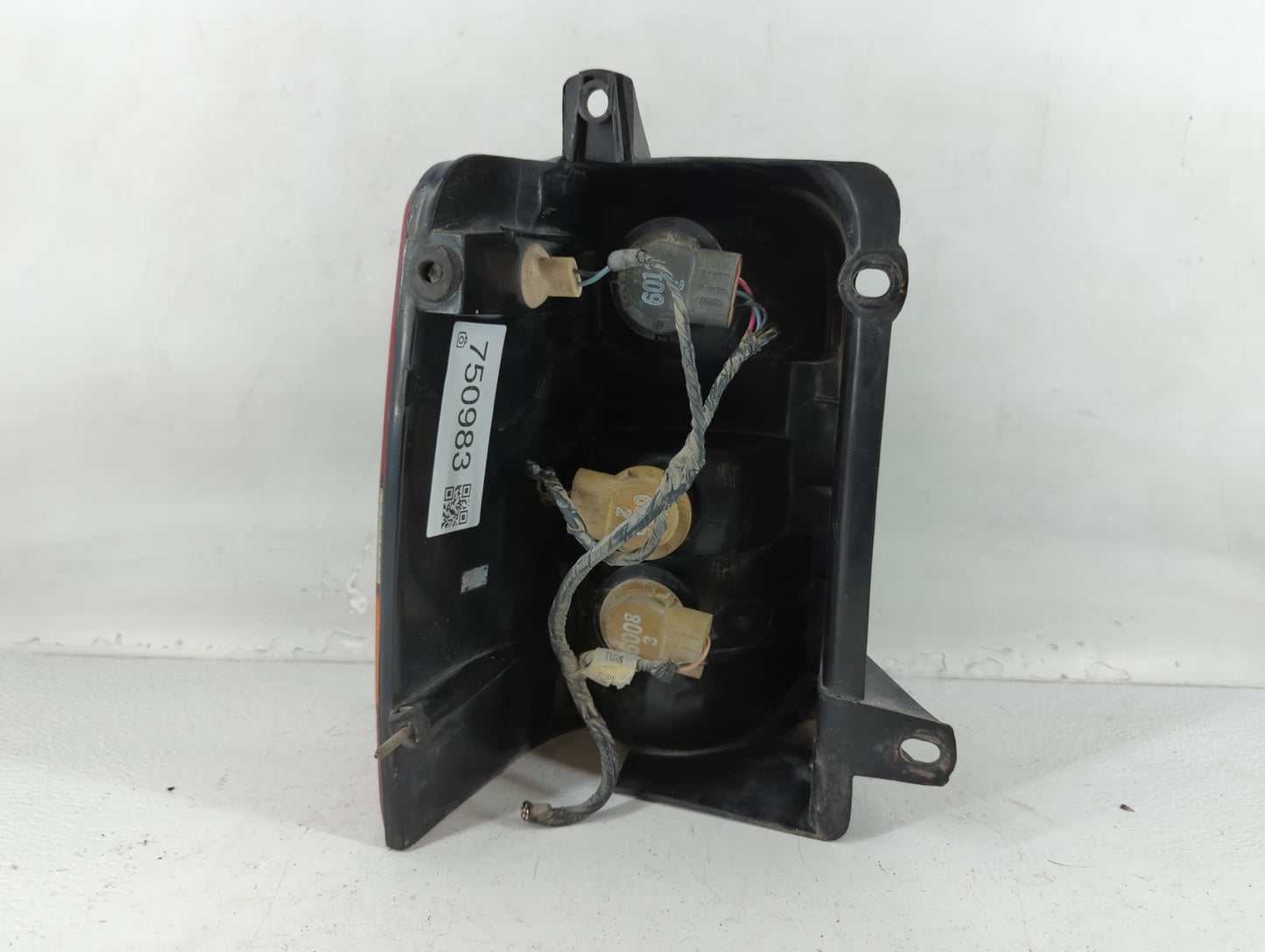 1993-1998 Jeep Grand Cherokee Tail Light Assembly Passenger Right OEM P/N:3709-05B 19284 Fits Fits 1993 1994 1995 1996 1997 