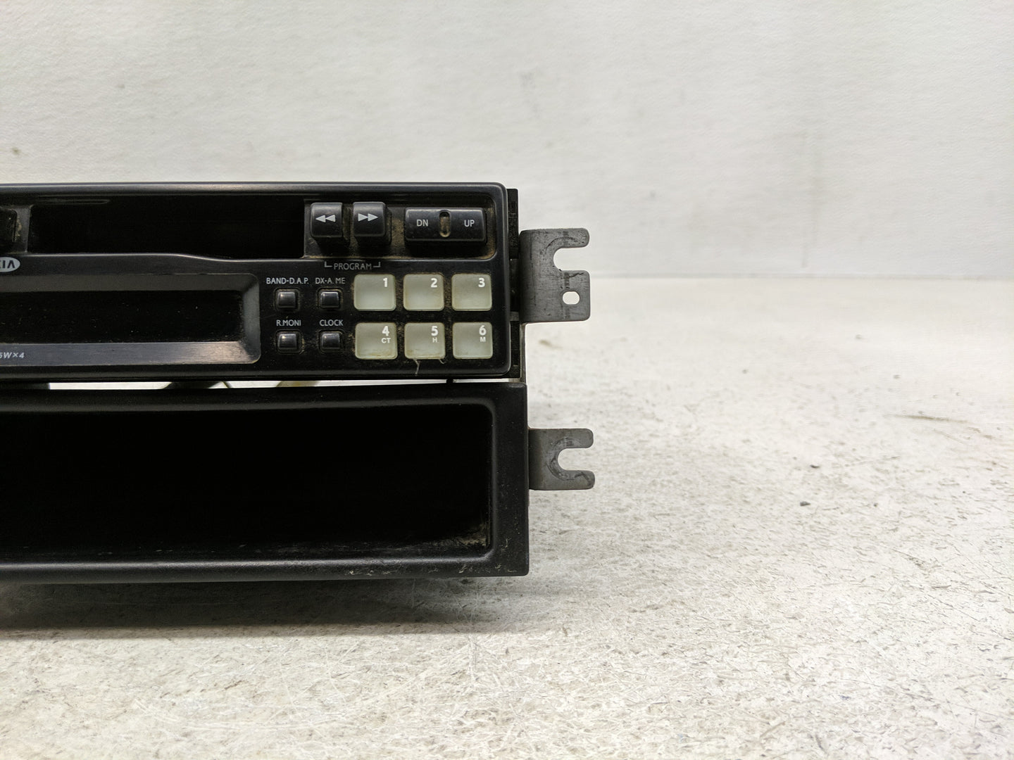 1995-1997 Kia Sephia Radio AM FM Cd Player Receiver Replacement Fits Fits 1995 1996 1997 OEM Used Auto Parts - Oemusedautopa