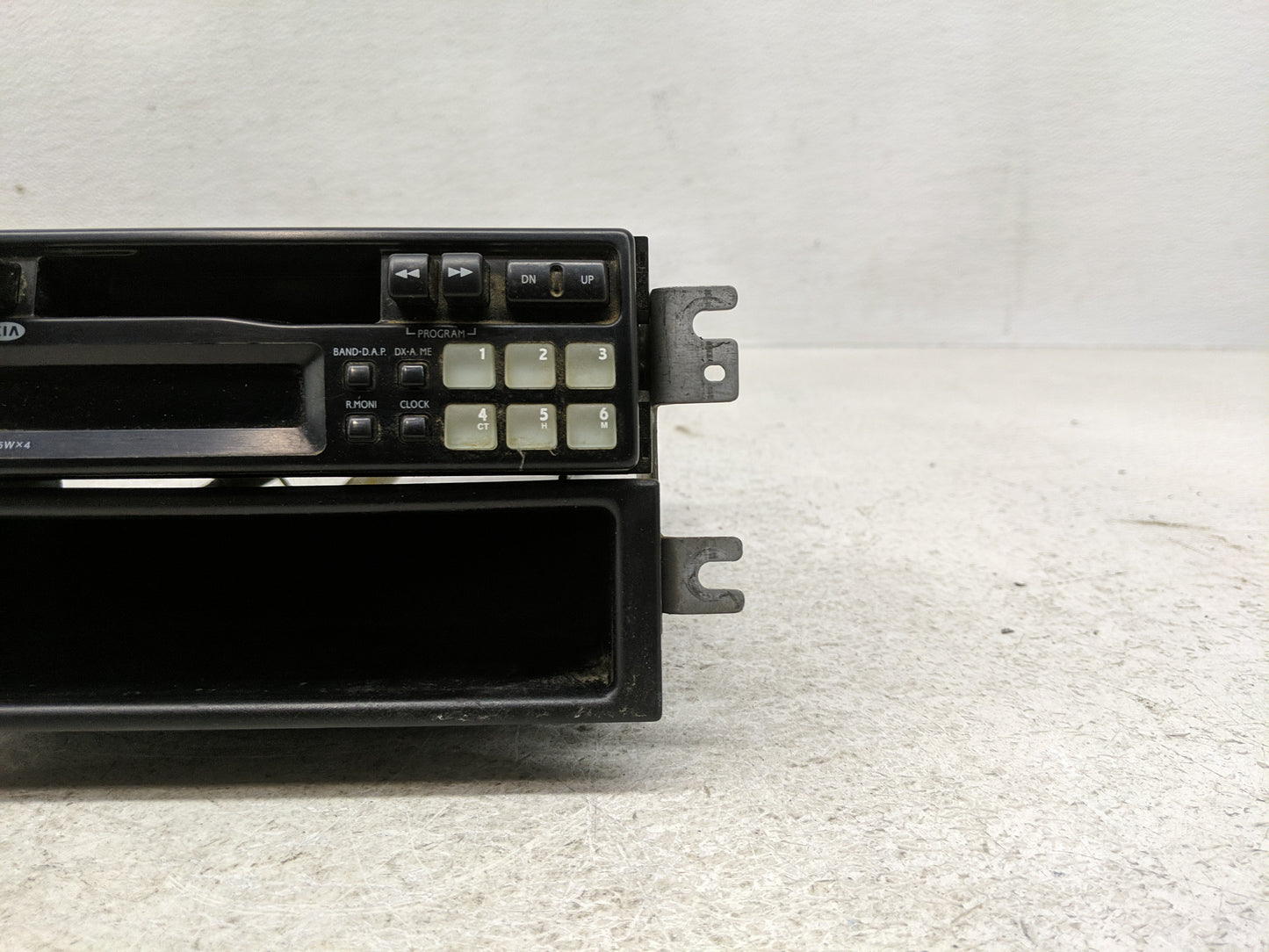 1995-1997 Kia Sephia Radio AM FM Cd Player Receiver Replacement Fits Fits 1995 1996 1997 OEM Used Auto Parts - Oemusedautopa