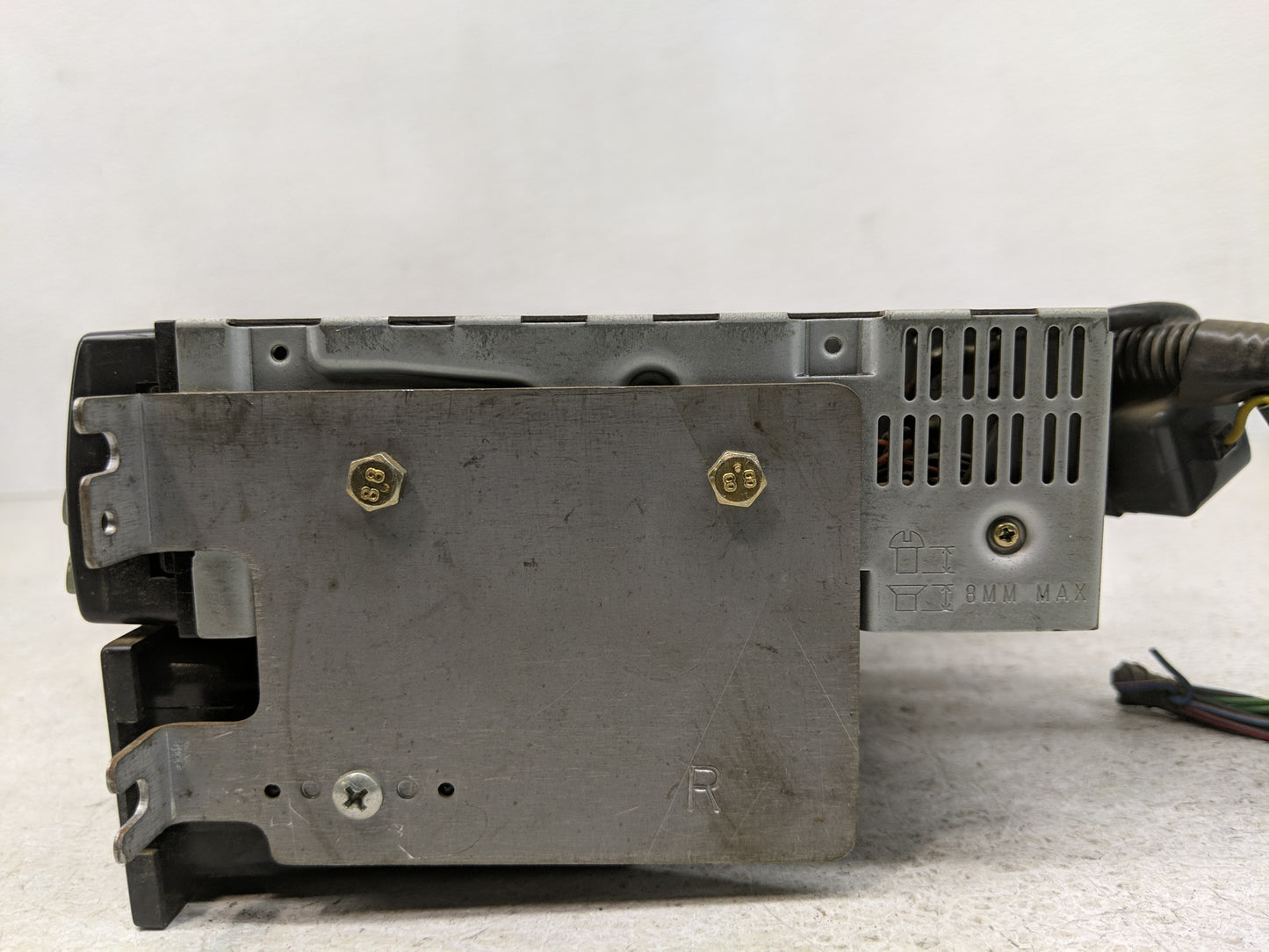 1995-1997 Kia Sephia Radio AM FM Cd Player Receiver Replacement Fits Fits 1995 1996 1997 OEM Used Auto Parts - Oemusedautopa