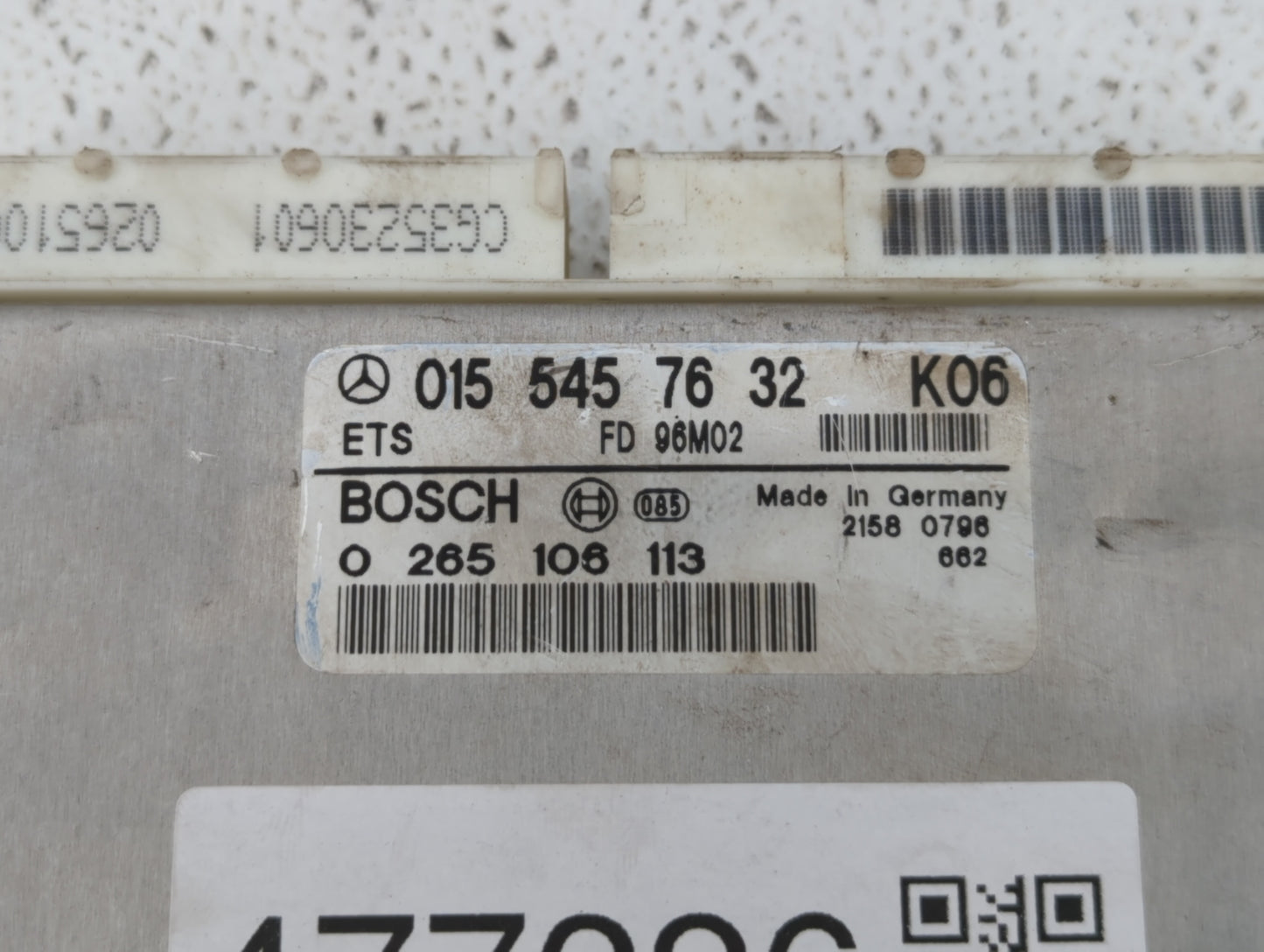1996 Mercedes-Benz E200 PCM Engine Control Computer ECU ECM PCU OEM P/N:015 545 76 32 Fits OEM Used Auto Parts - Oemusedauto