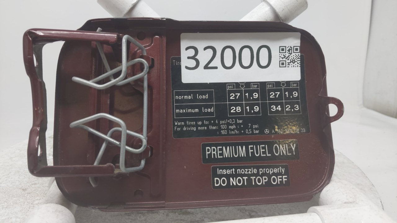 1996 Mercedes-benz E320 Fuel Tank Door Lid Gas Tank Red - Oemusedautoparts1.com