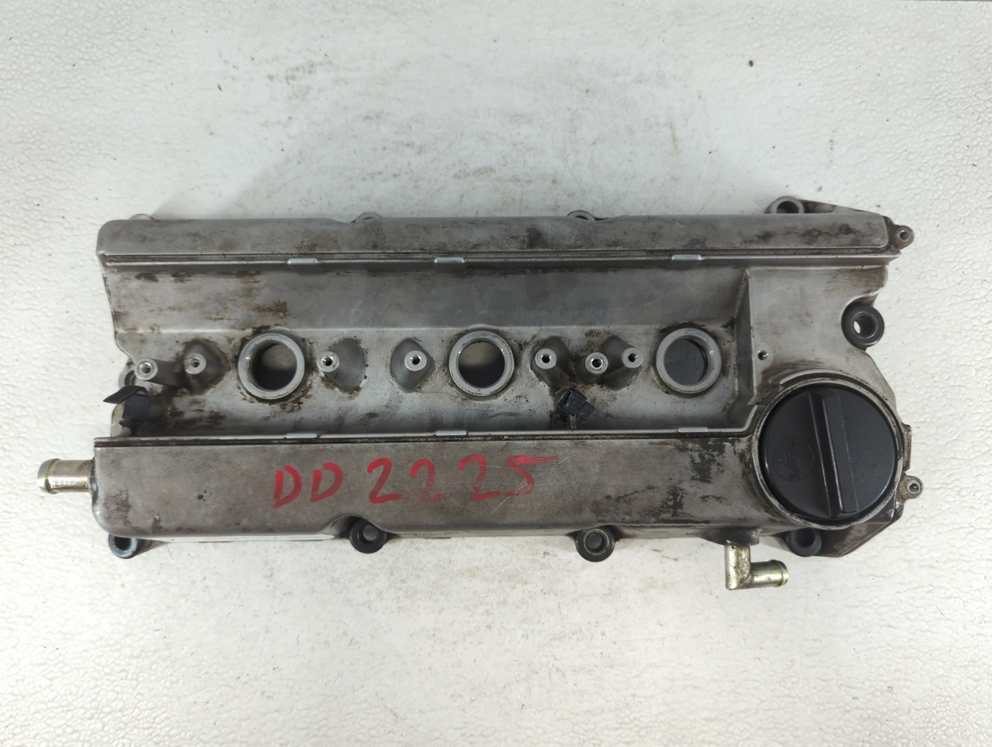 1996 Nissan Maxima Driver Left Cylinder Head Valve Cover Fits OEM Used Auto Parts - Oemusedautoparts1.com