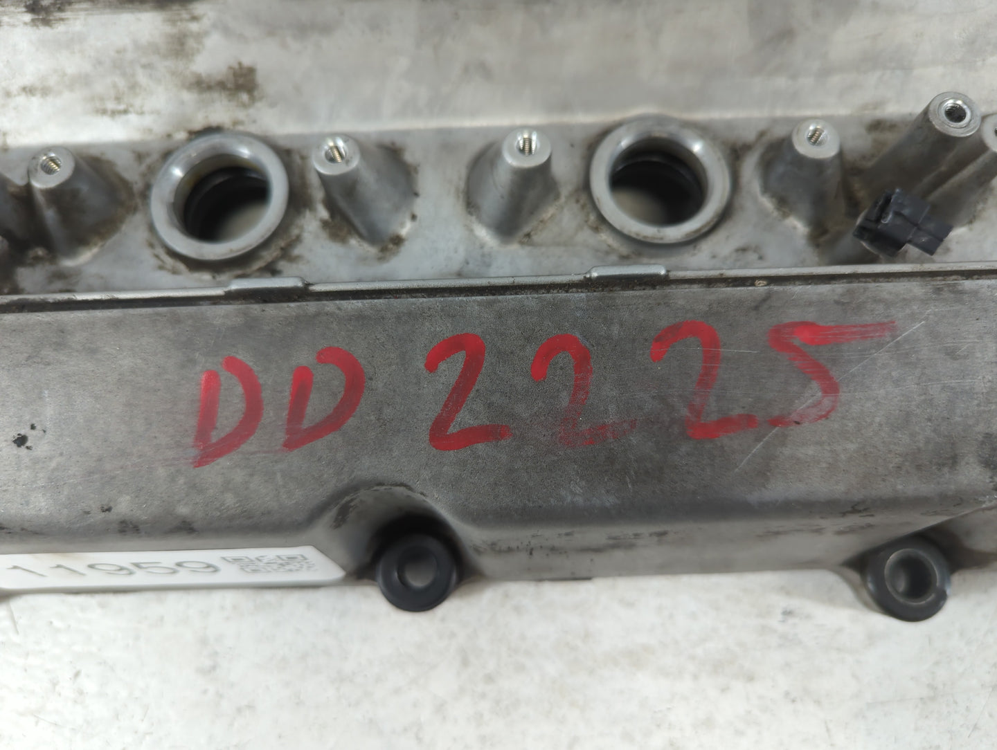 1996 Nissan Maxima Driver Left Cylinder Head Valve Cover Fits OEM Used Auto Parts - Oemusedautoparts1.com