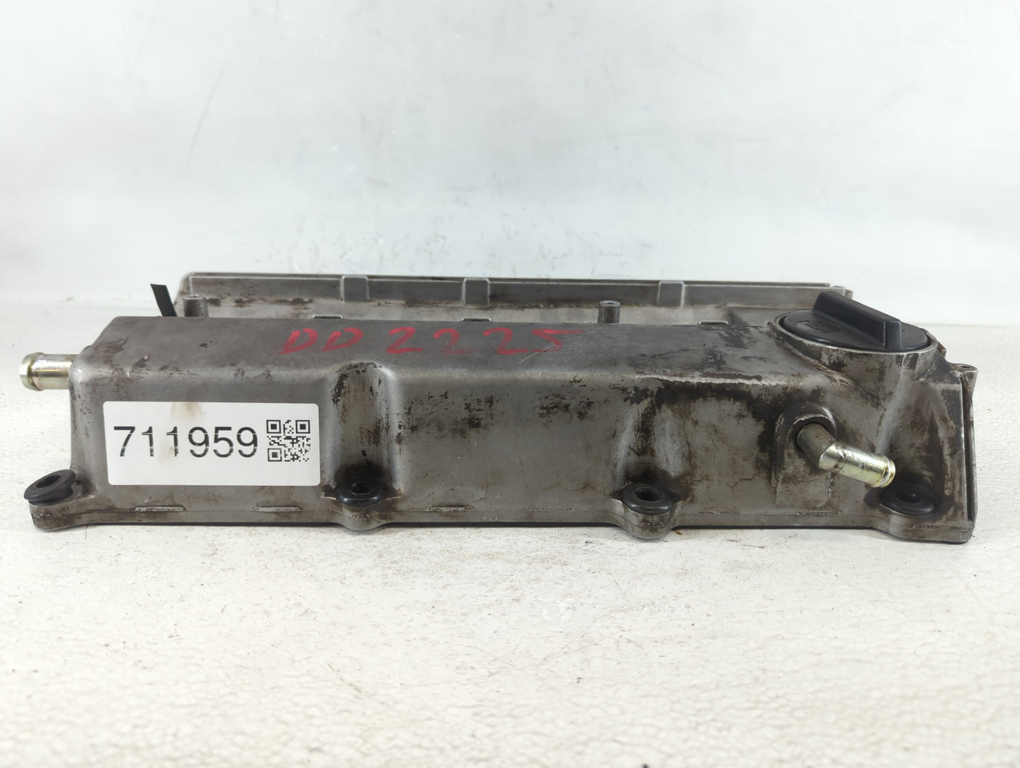 1996 Nissan Maxima Driver Left Cylinder Head Valve Cover Fits OEM Used Auto Parts - Oemusedautoparts1.com