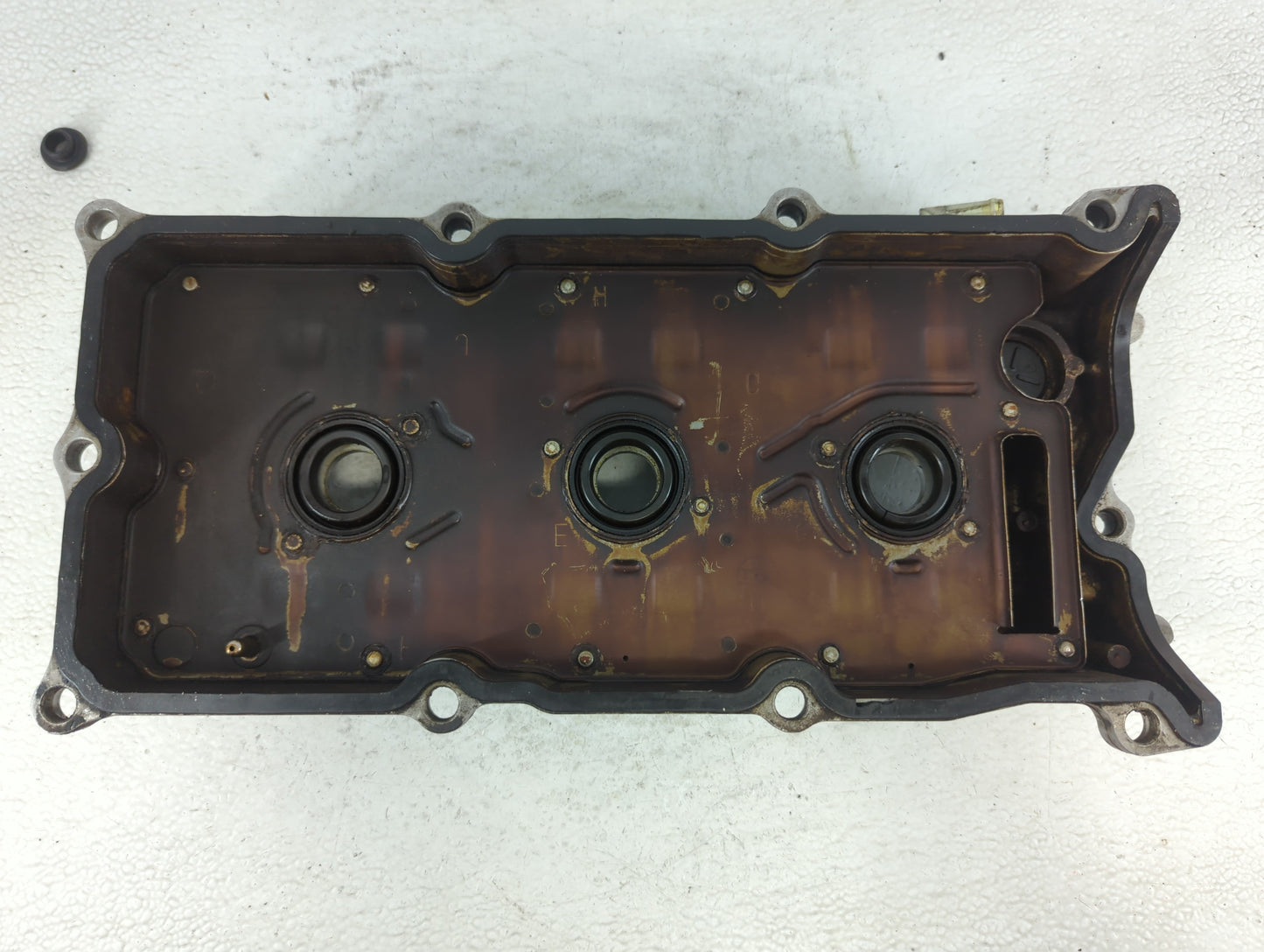 1996 Nissan Maxima Driver Left Cylinder Head Valve Cover Fits OEM Used Auto Parts - Oemusedautoparts1.com