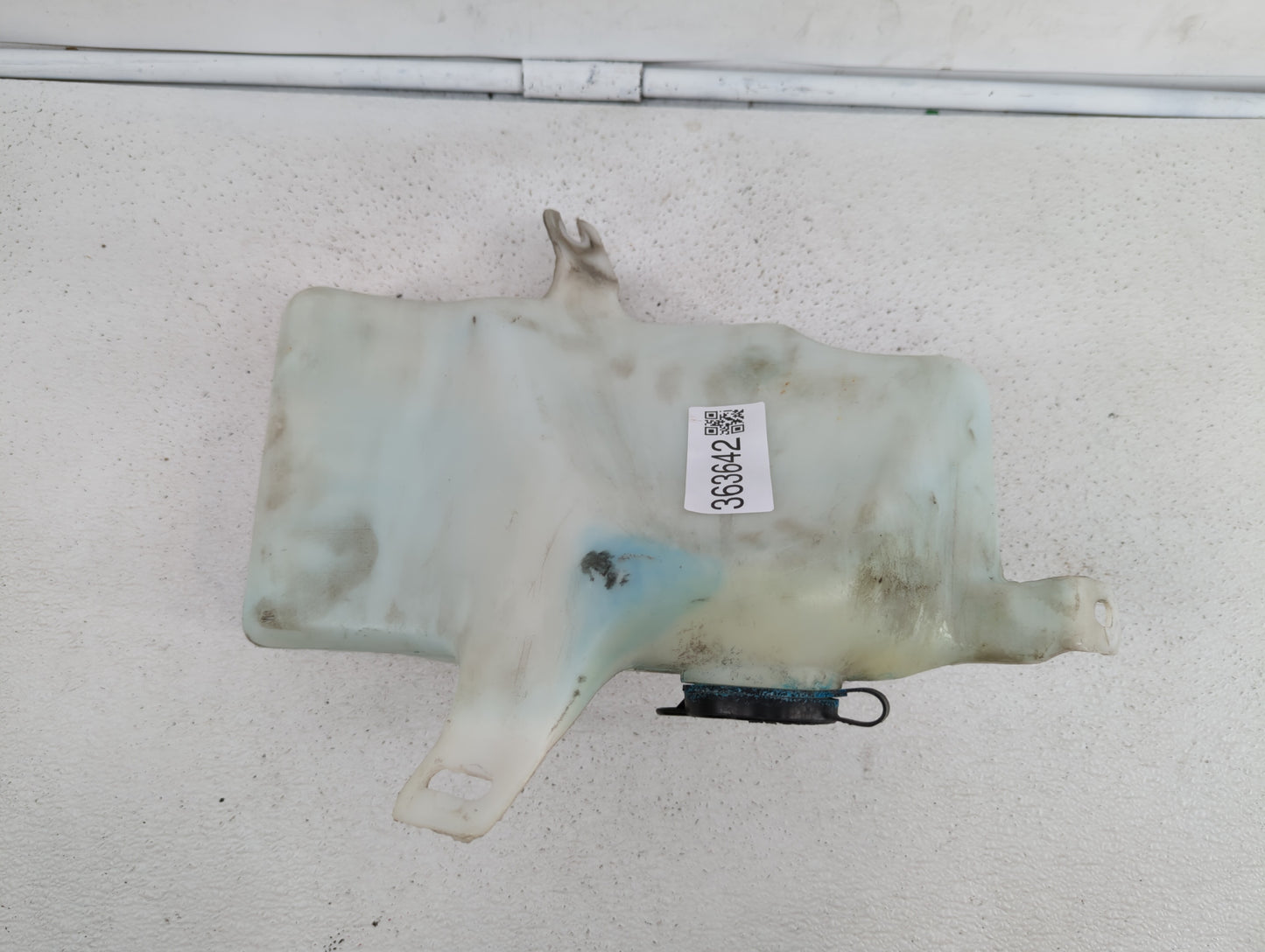 1996 Oldsmobile 88 Windshield Washer Fluid Reservoir Bottle Oem - Oemusedautoparts1.com