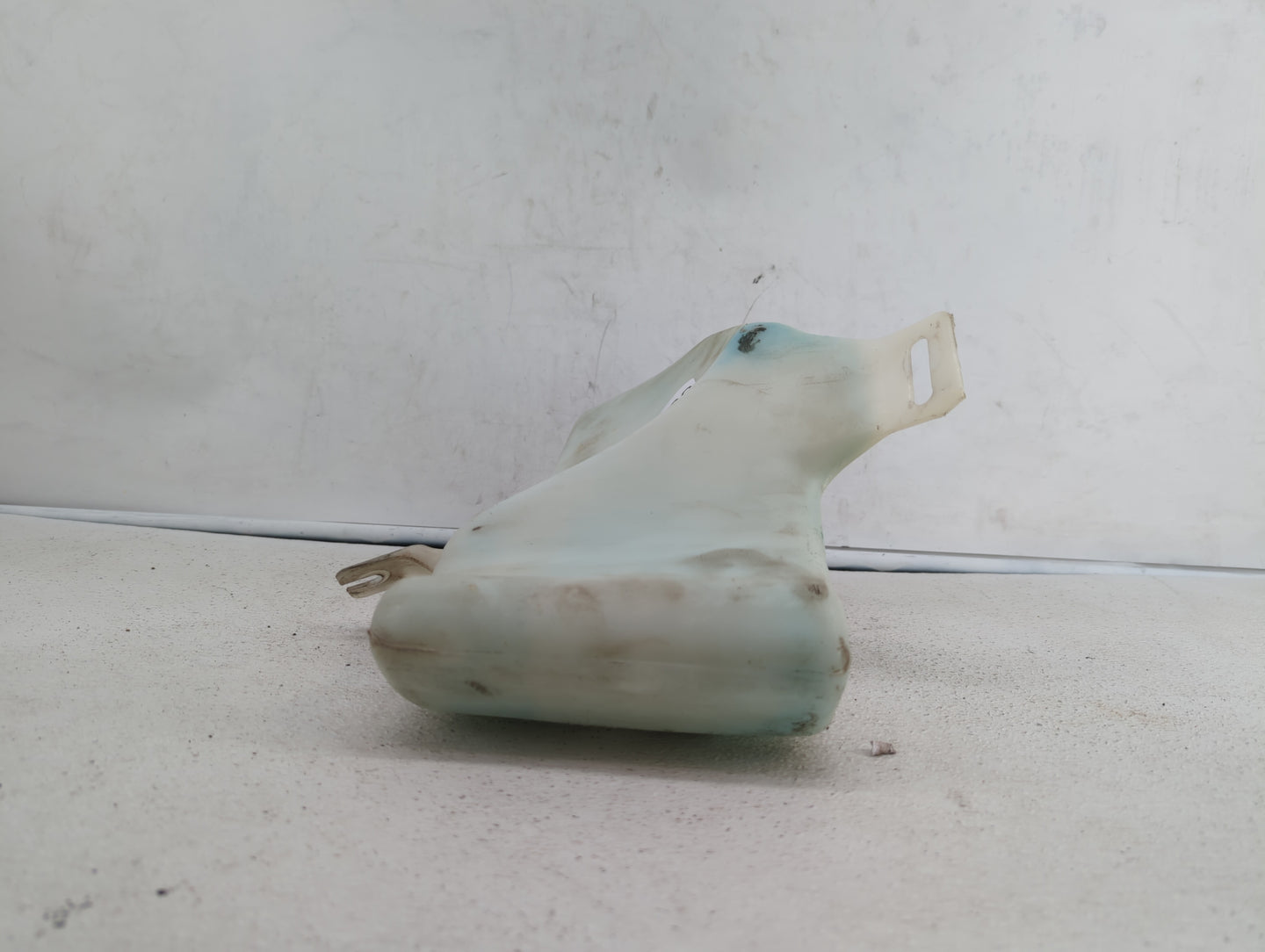 1996 Oldsmobile 88 Windshield Washer Fluid Reservoir Bottle Oem - Oemusedautoparts1.com