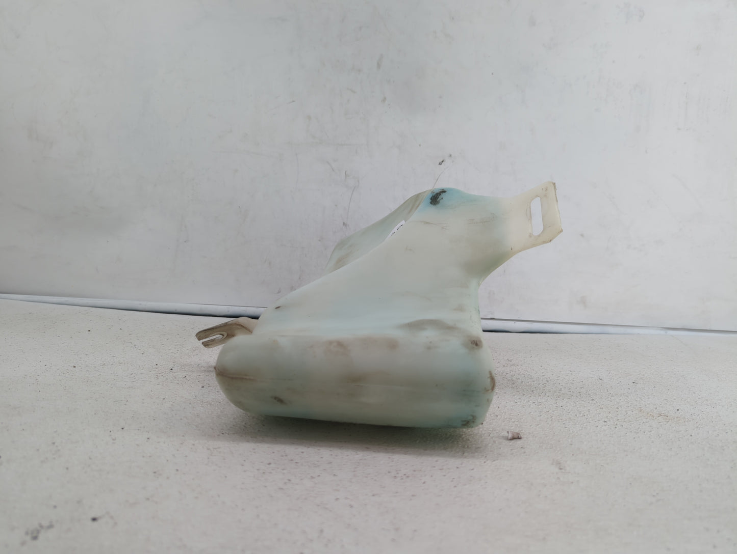 1996 Oldsmobile 88 Windshield Washer Fluid Reservoir Bottle Oem - Oemusedautoparts1.com