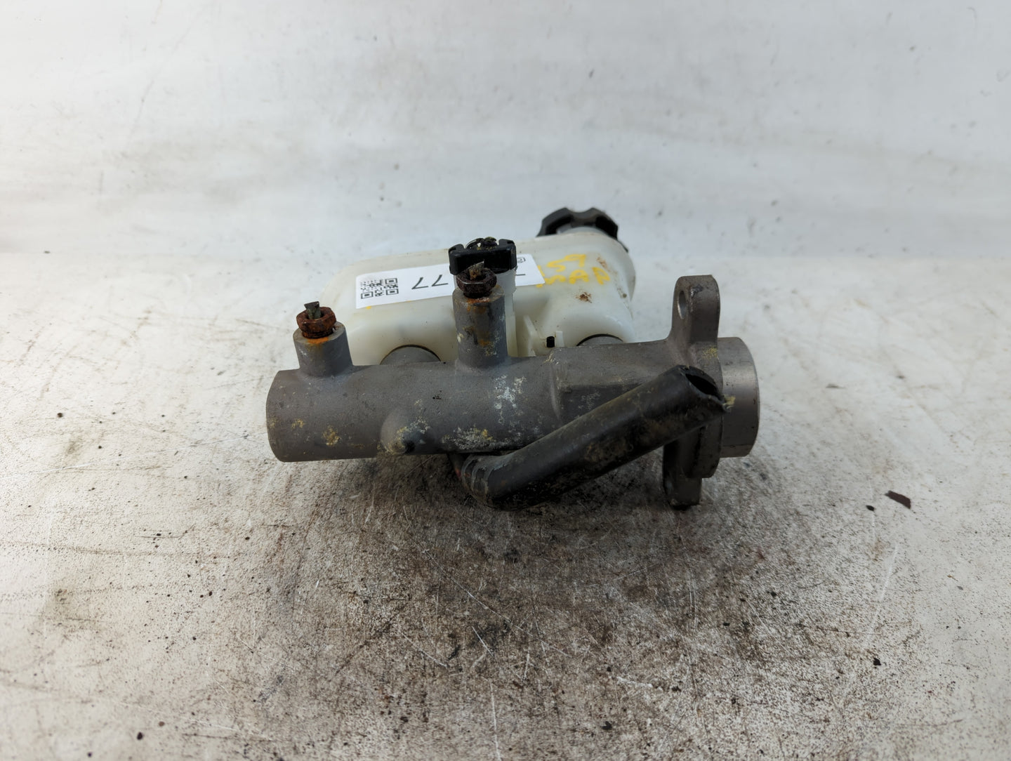 1995-1999 Oldsmobile Aurora Brake Master Cylinder - Oemusedautoparts1.com