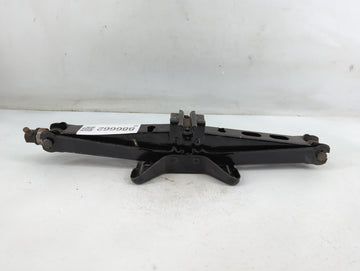 1996 Oldsmobile Bravado Spare Scissor Car Jack - Oemusedautoparts1.com