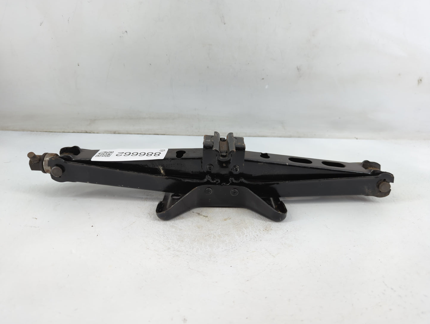 1996 Oldsmobile Bravado Spare Scissor Car Jack - Oemusedautoparts1.com