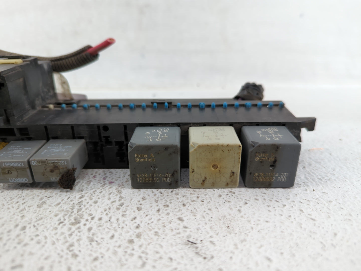 1996 Pontiac Sunfire Fusebox Fuse Box Panel Relay Module Fits OEM Used Auto Parts - Oemusedautoparts1.com