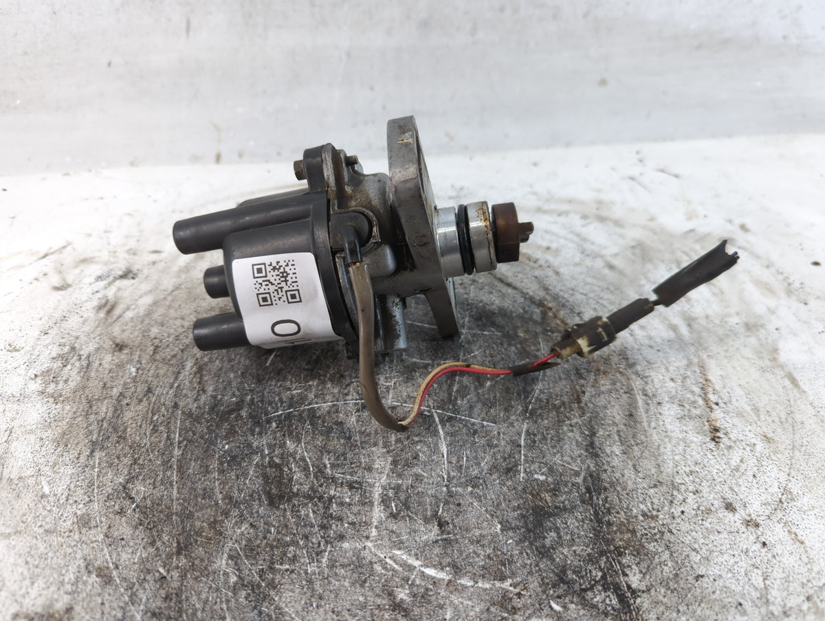 1995-1997 Suzuki Esteem Engine Ignition Distributor OEM Fits Fits 1995 1996 1997 OEM Used Auto Parts - Oemusedautoparts1.com
