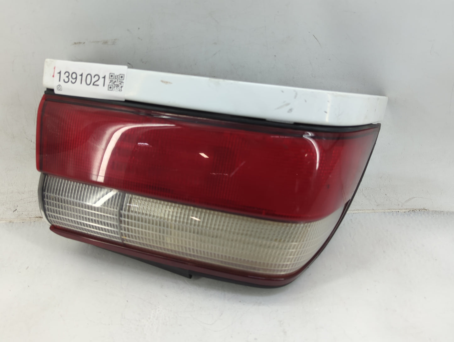 1996-1997 Toyota Corolla Tail Light Assembly Passenger Right OEM Fits Fits 1996 1997 OEM Used Auto Parts - Oemusedautoparts1
