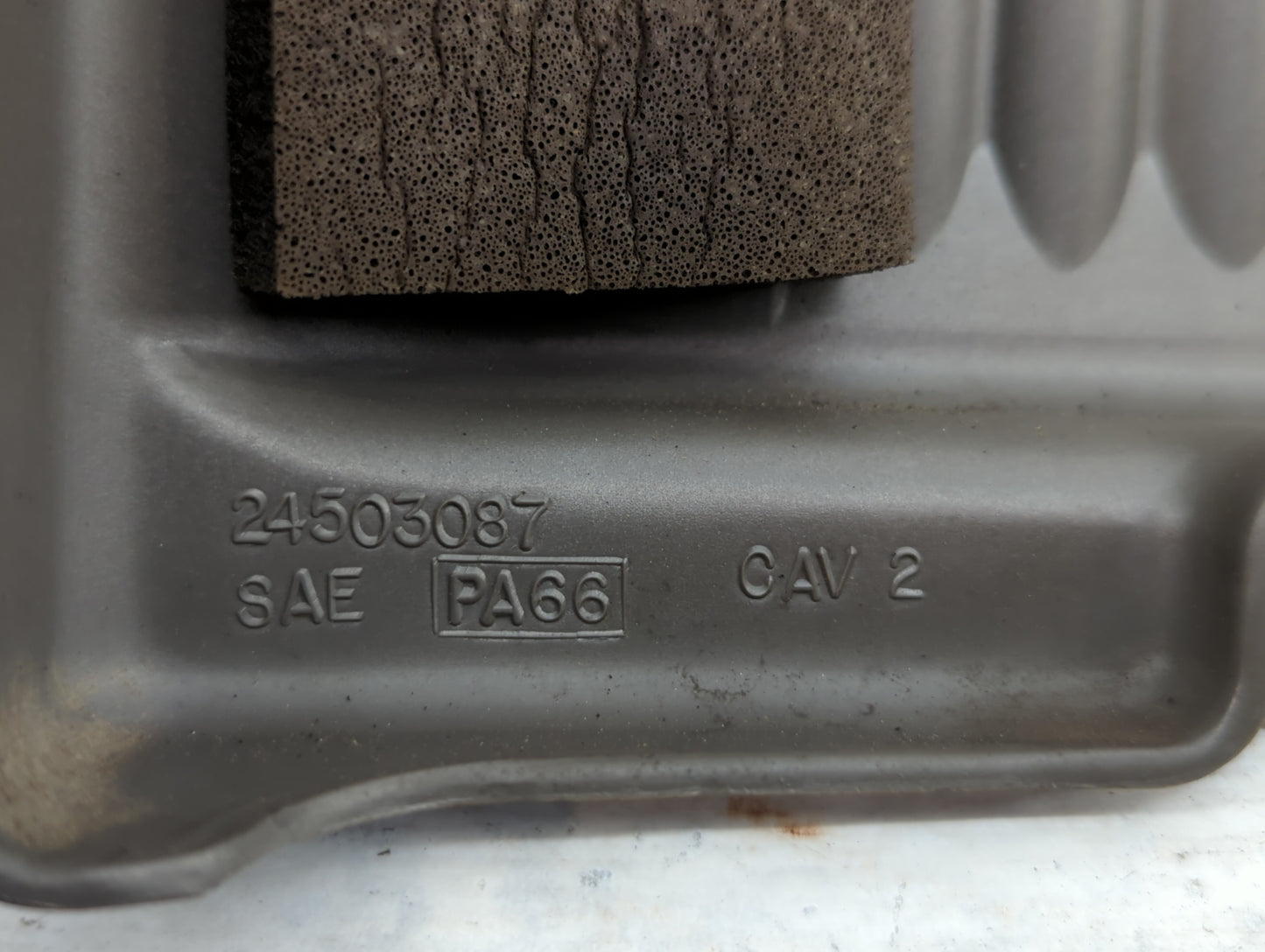 1997 Audi S8 Engine Cover - Oemusedautoparts1.com