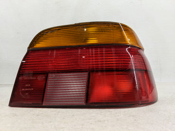 1997 Bmw 528i Tail Light Assembly Passenger Right OEM P/N:2VP 007 240-04 8 358 034 Fits OEM Used Auto Parts - Oemusedautopar
