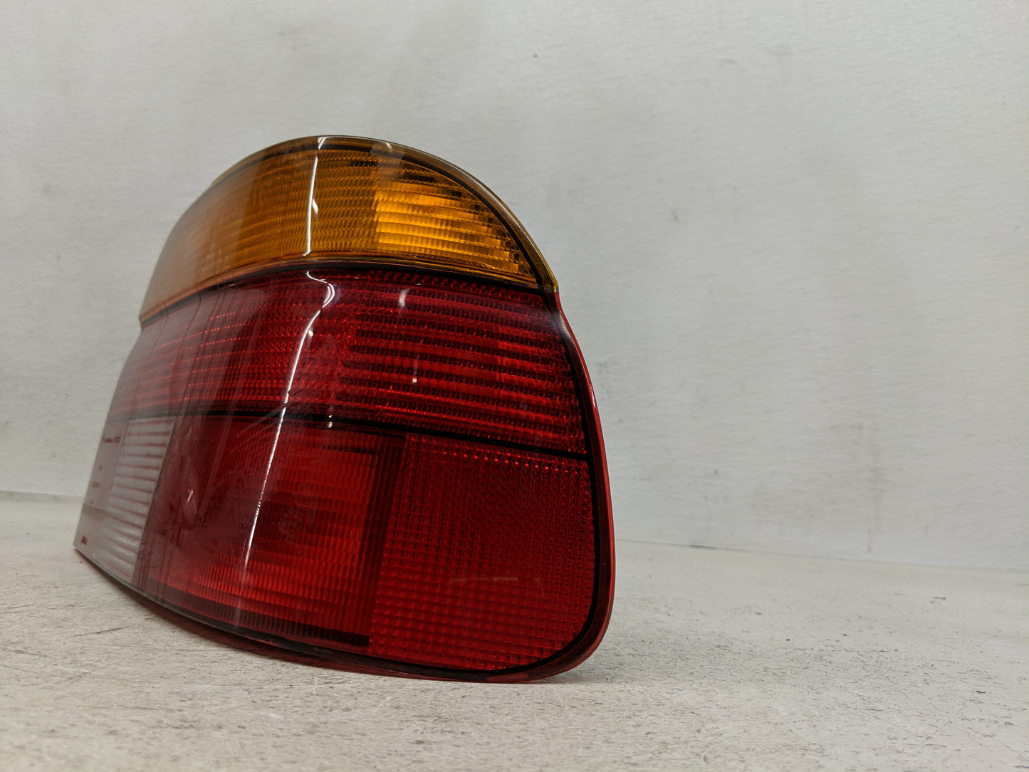 1997 Bmw 528i Tail Light Assembly Passenger Right OEM P/N:2VP 007 240-04 8 358 034 Fits OEM Used Auto Parts - Oemusedautopar
