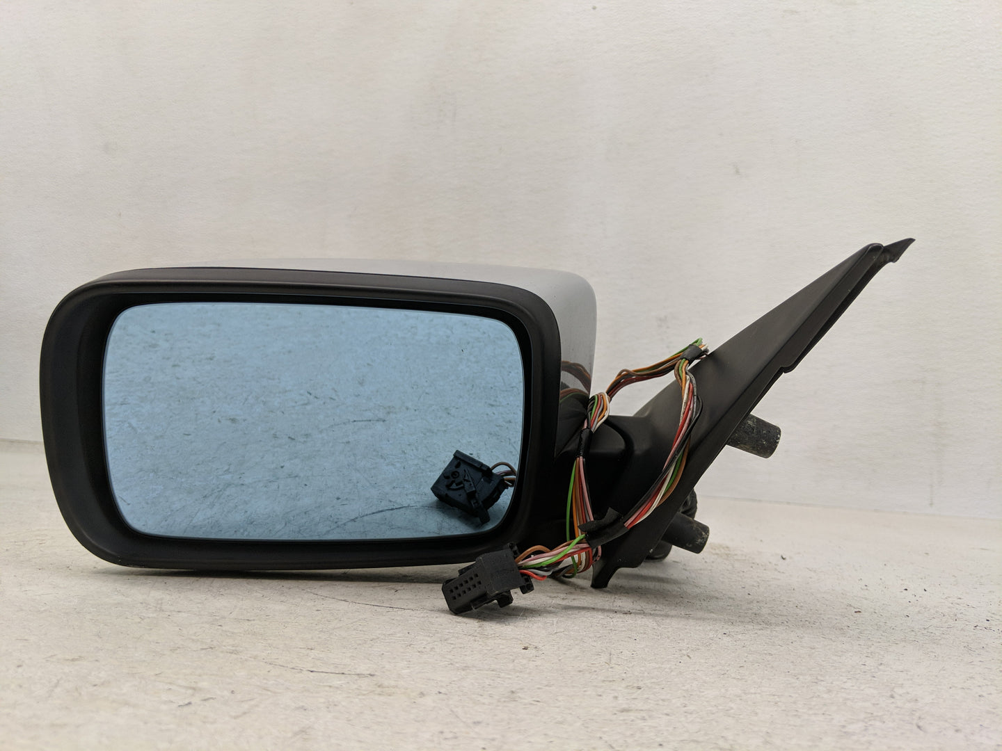 1997 Bmw 540i Side Mirror Replacement Driver Left View Door Mirror P/N:E10117353 E10117352, E10117351 Fits OEM Used Auto Par