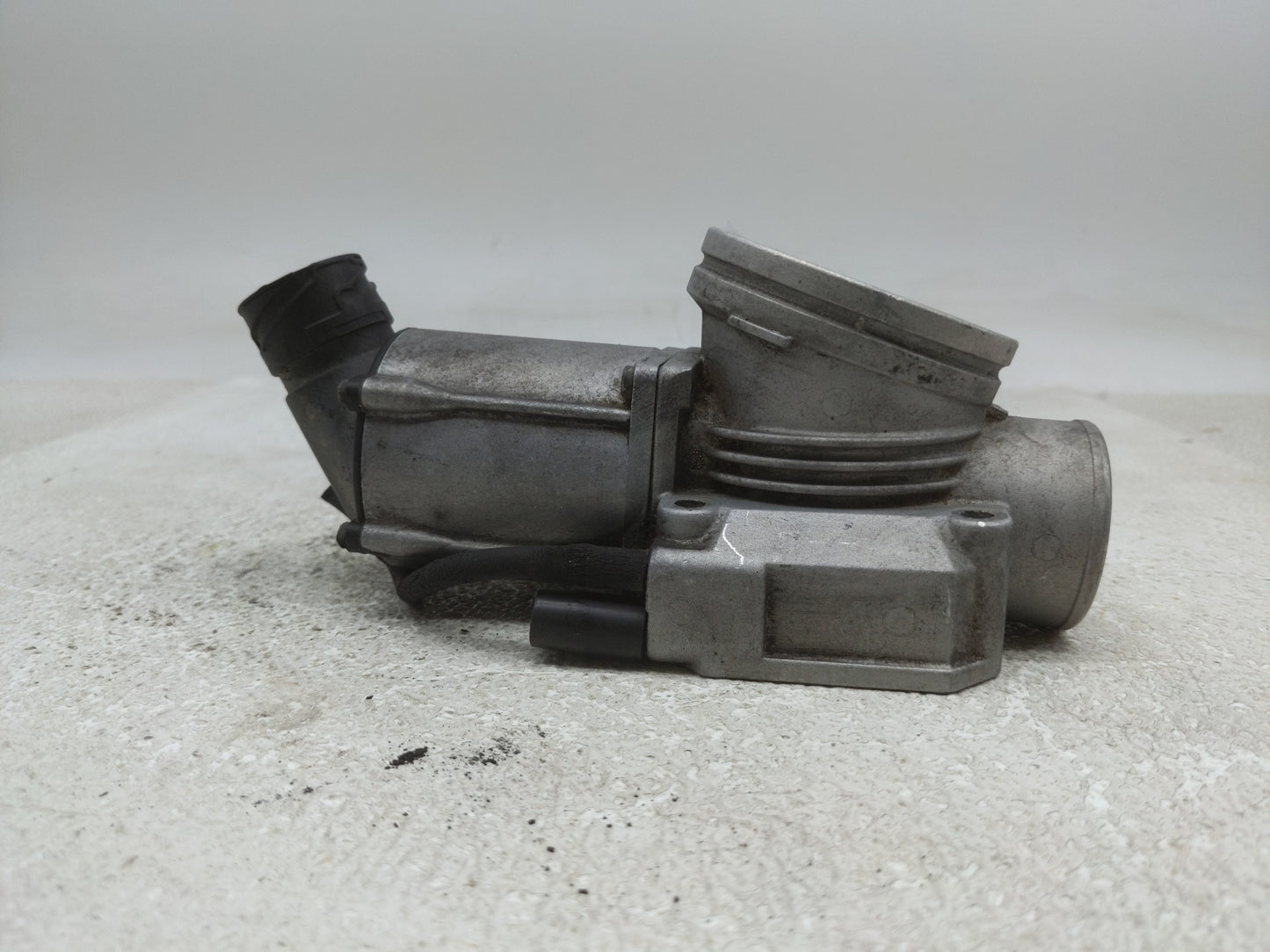 1997 Bmw M8 Throttle Body P/N:5WK90821 Fits OEM Used Auto Parts - Oemusedautoparts1.com