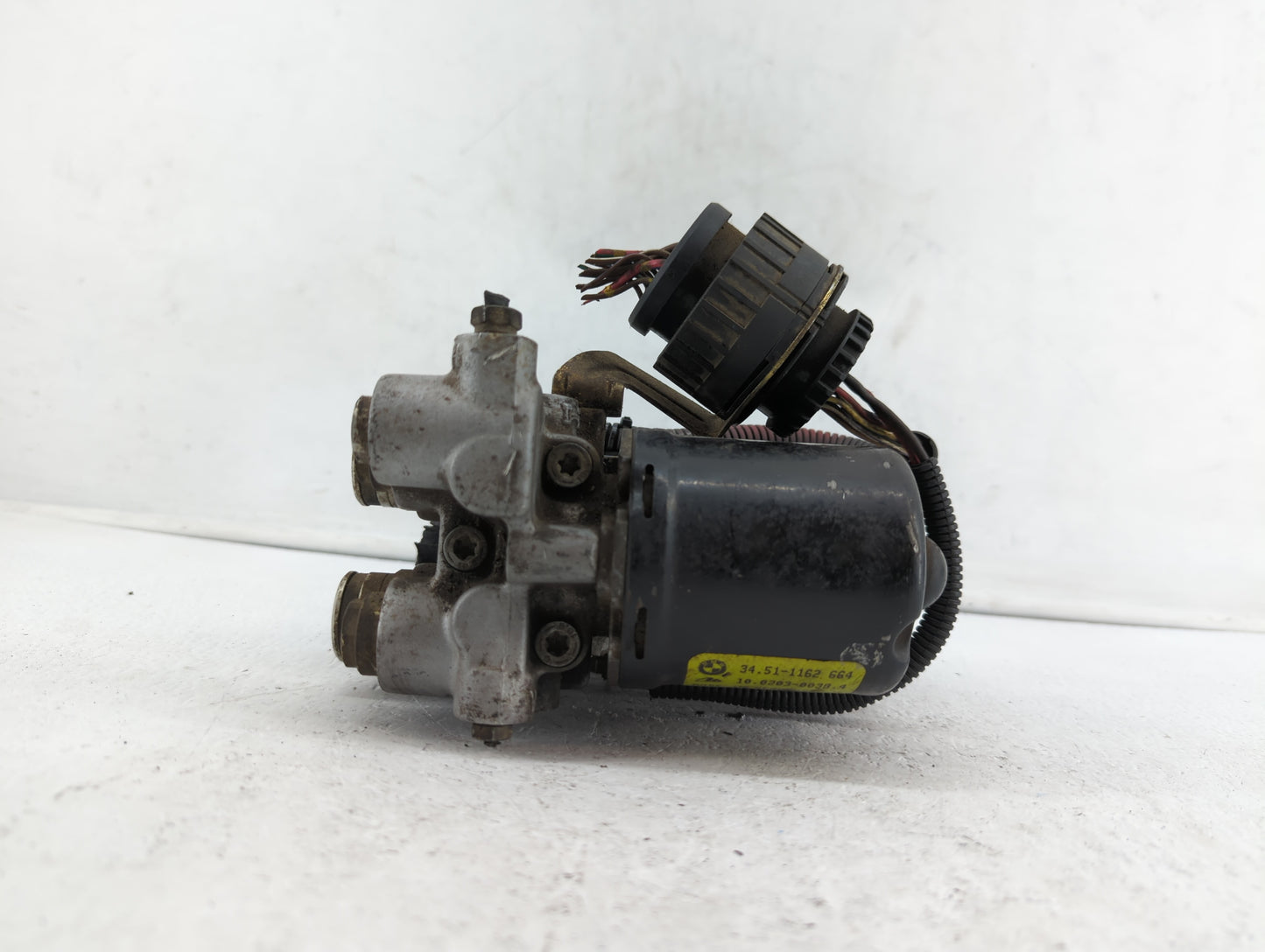 1997-1998 Bmw Z3 ABS Pump Control Module Replacement P/N:34.51-1164 095 F22137 Fits Fits 1997 1998 1999 OEM Used Auto Parts 