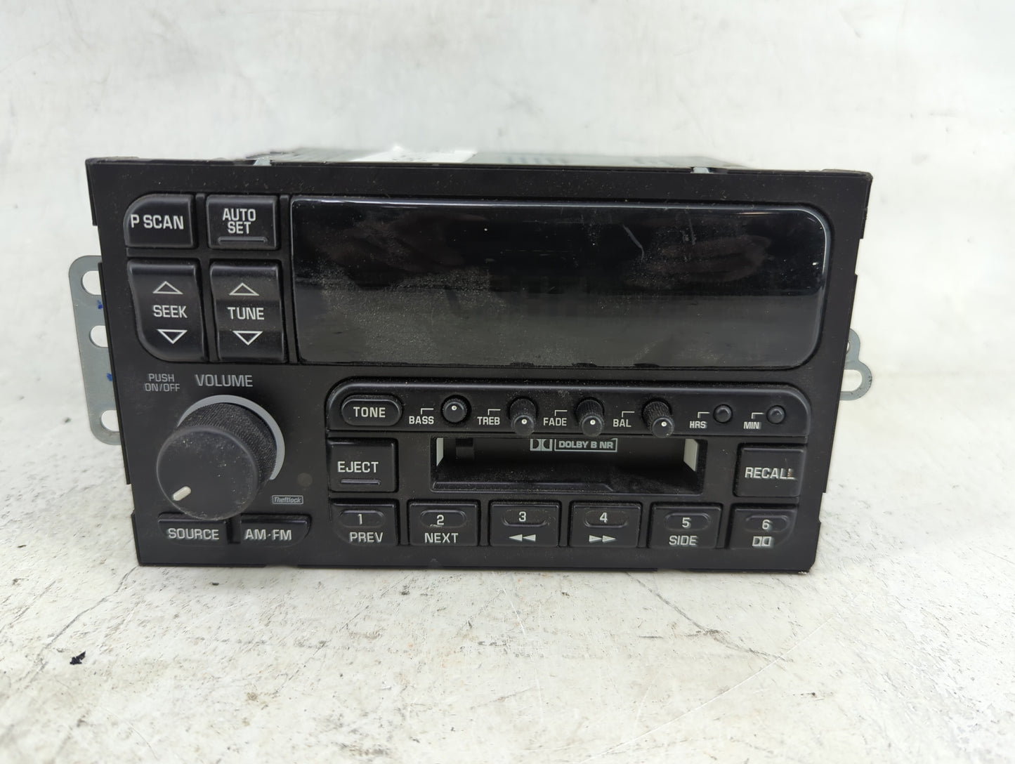 1996-1999 Buick Lesabre Radio AM FM Cd Player Receiver Replacement P/N:16216424 BNXM Fits OEM Used Auto Parts - Oemusedautop