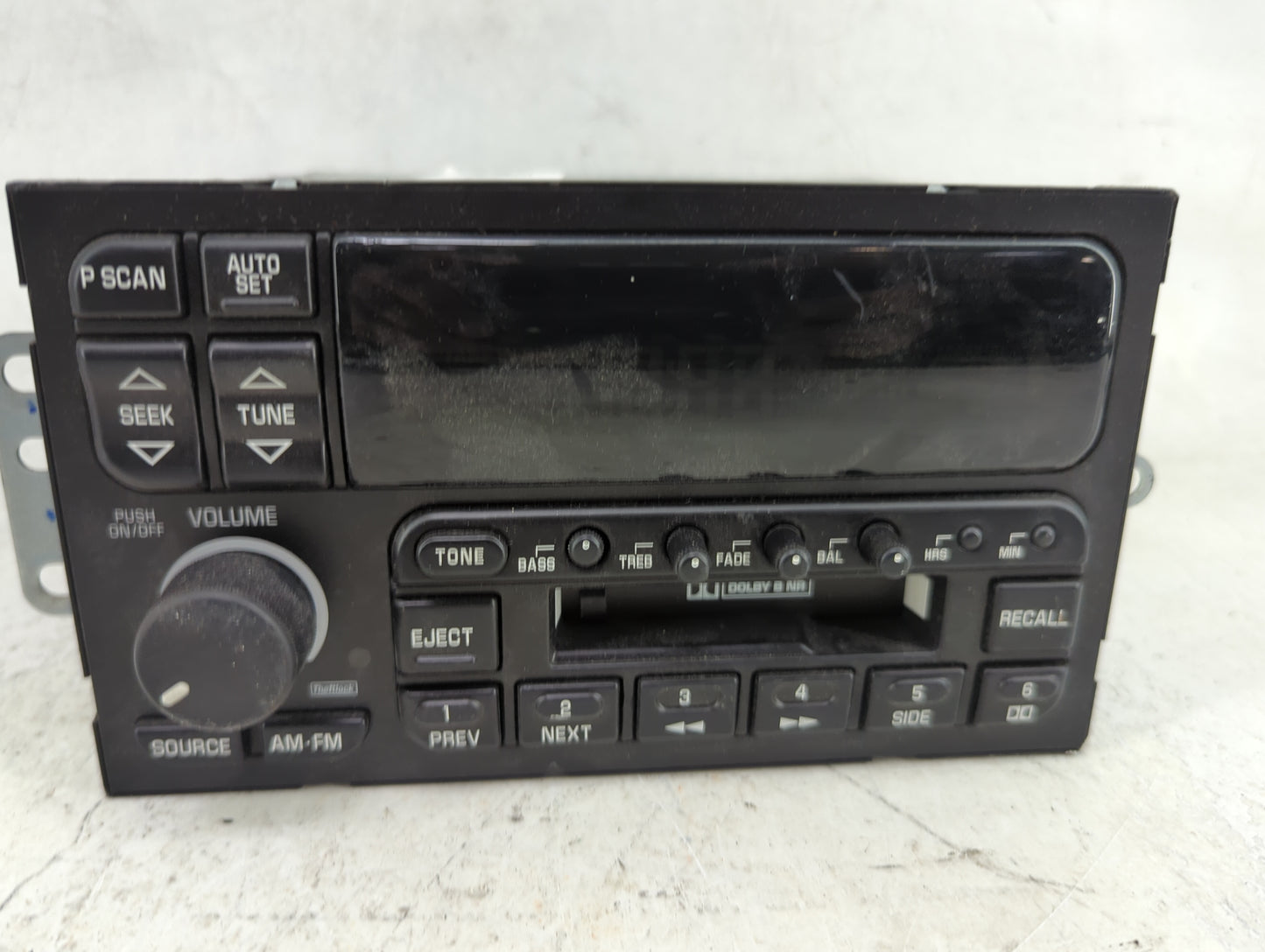 1996-1999 Buick Lesabre Radio AM FM Cd Player Receiver Replacement P/N:16216424 BNXM Fits OEM Used Auto Parts - Oemusedautop