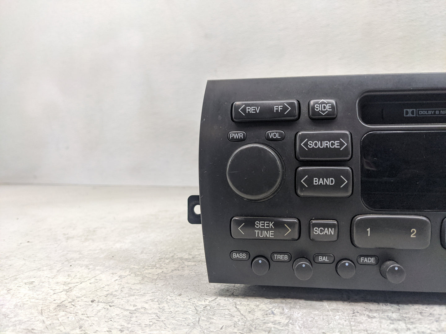 1997 Cadillac Catera Radio AM FM Cd Player Receiver Replacement P/N:16208766 Fits OEM Used Auto Parts - Oemusedautoparts1.co