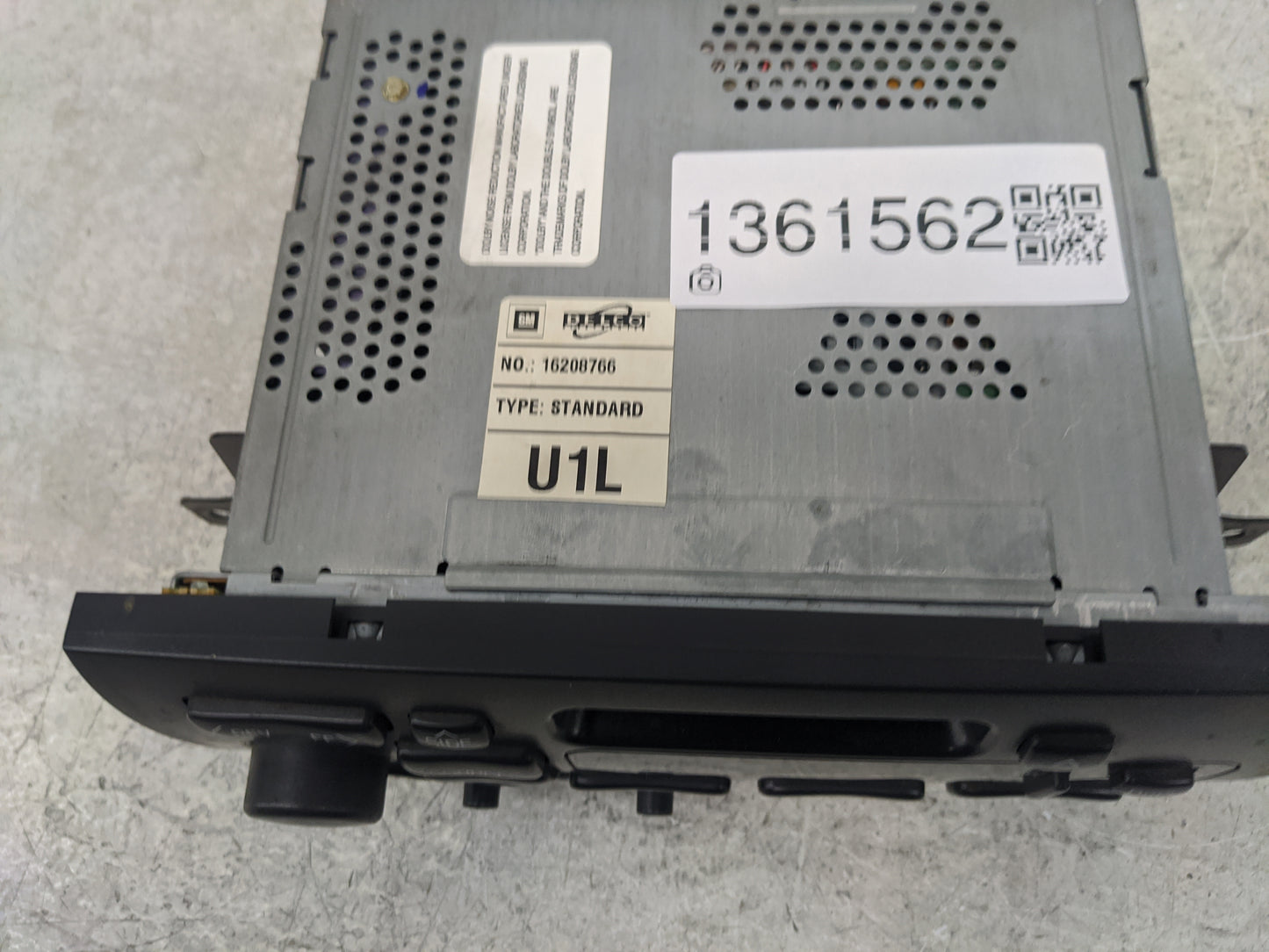 1997 Cadillac Catera Radio AM FM Cd Player Receiver Replacement P/N:16208766 Fits OEM Used Auto Parts - Oemusedautoparts1.co