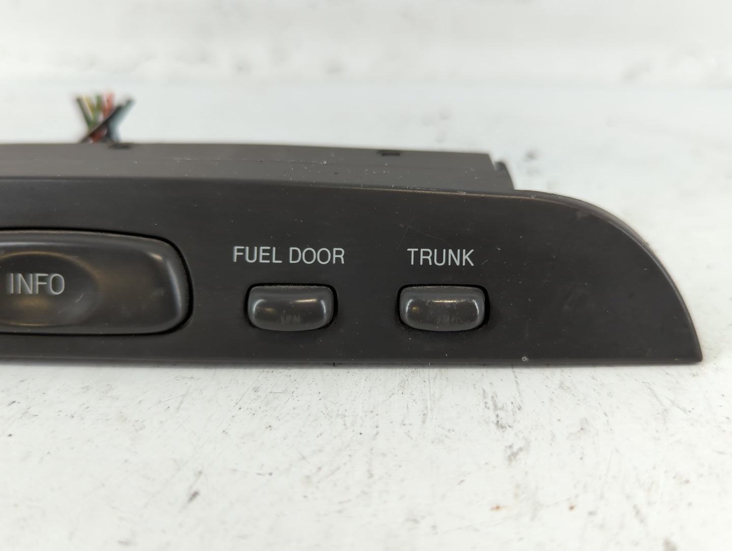 1997 Cadillac Eldorado Fuel Tank Door Lid Gas Tank - Oemusedautoparts1.com